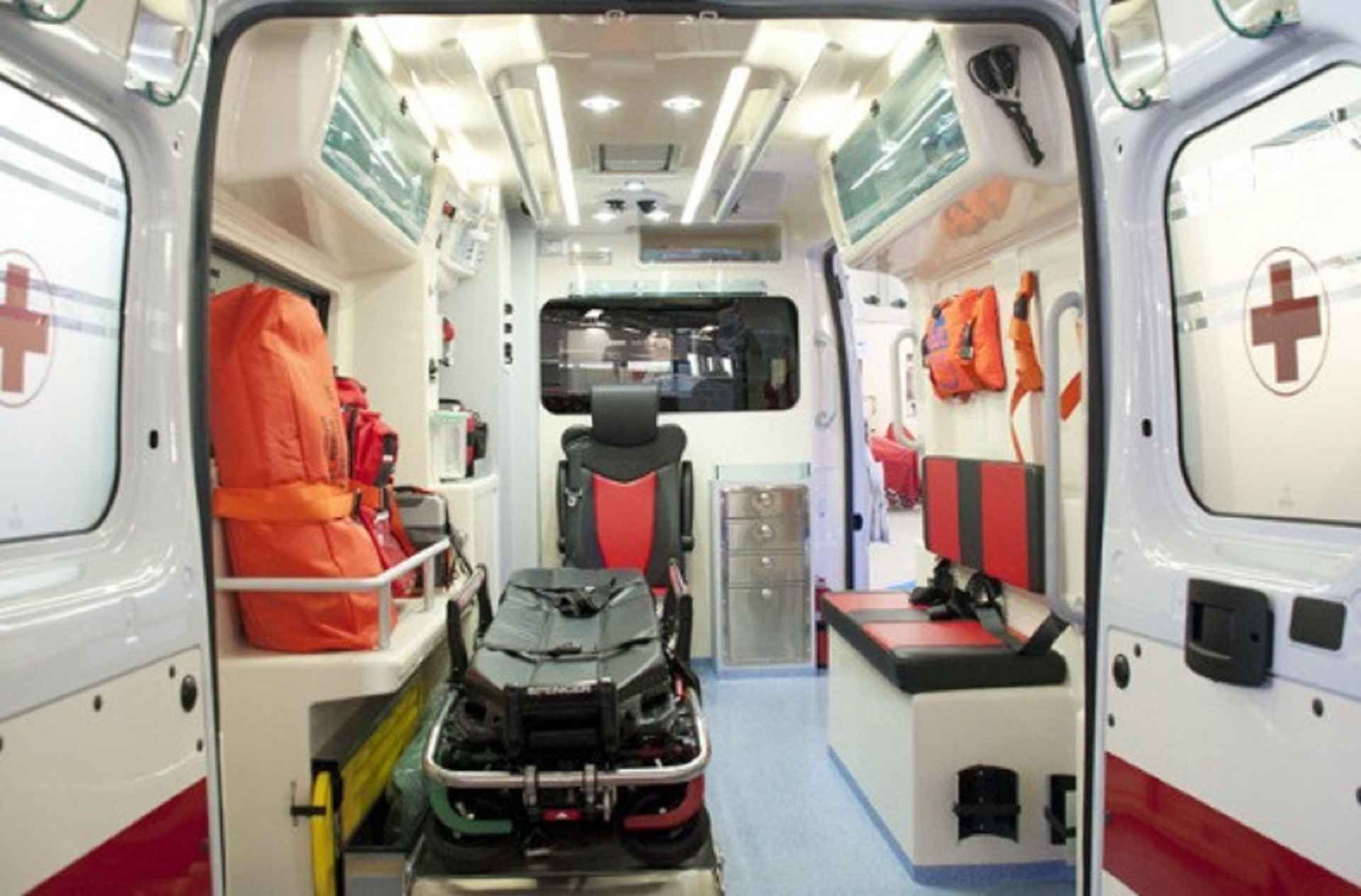 Incidente sulla statale 126, 3 feriti gravi: strada riaperta al traffico