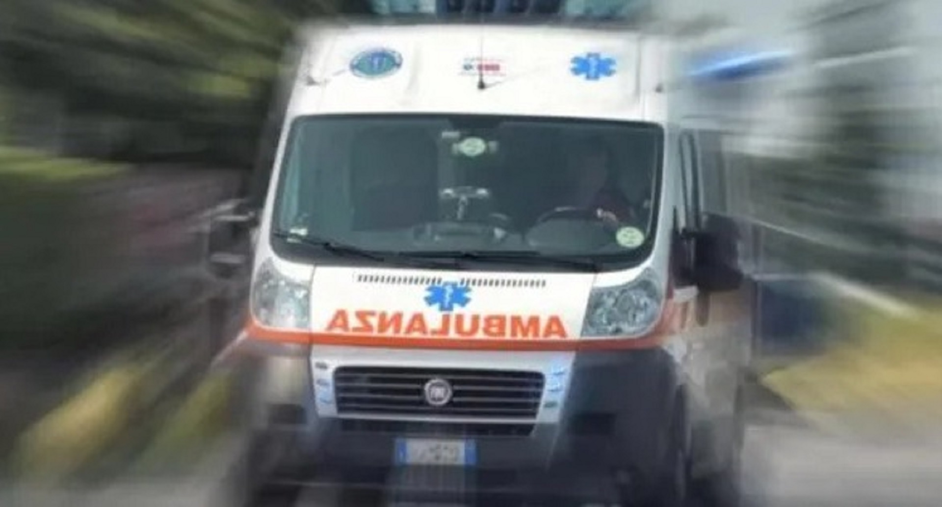 Sale sul trattore e precipita: muore un bimbo di 2 anni