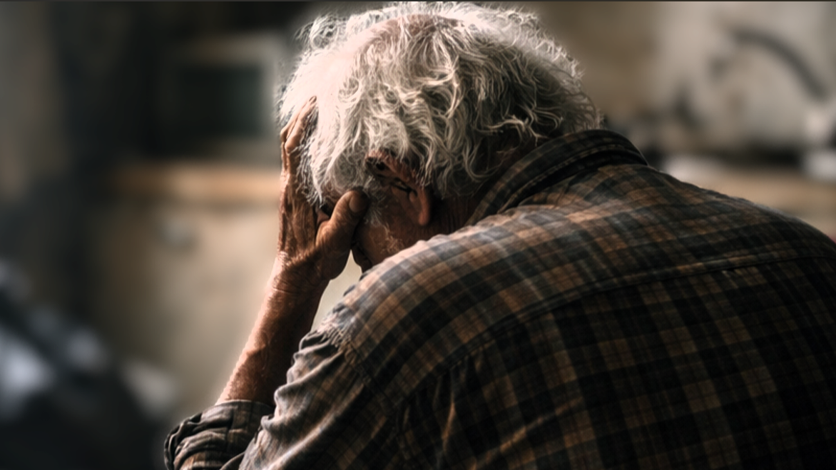 Olbia, Croce Rossa porta cibo e calore all'anziano fragile: primo passo concreto dopo giorni di allarme