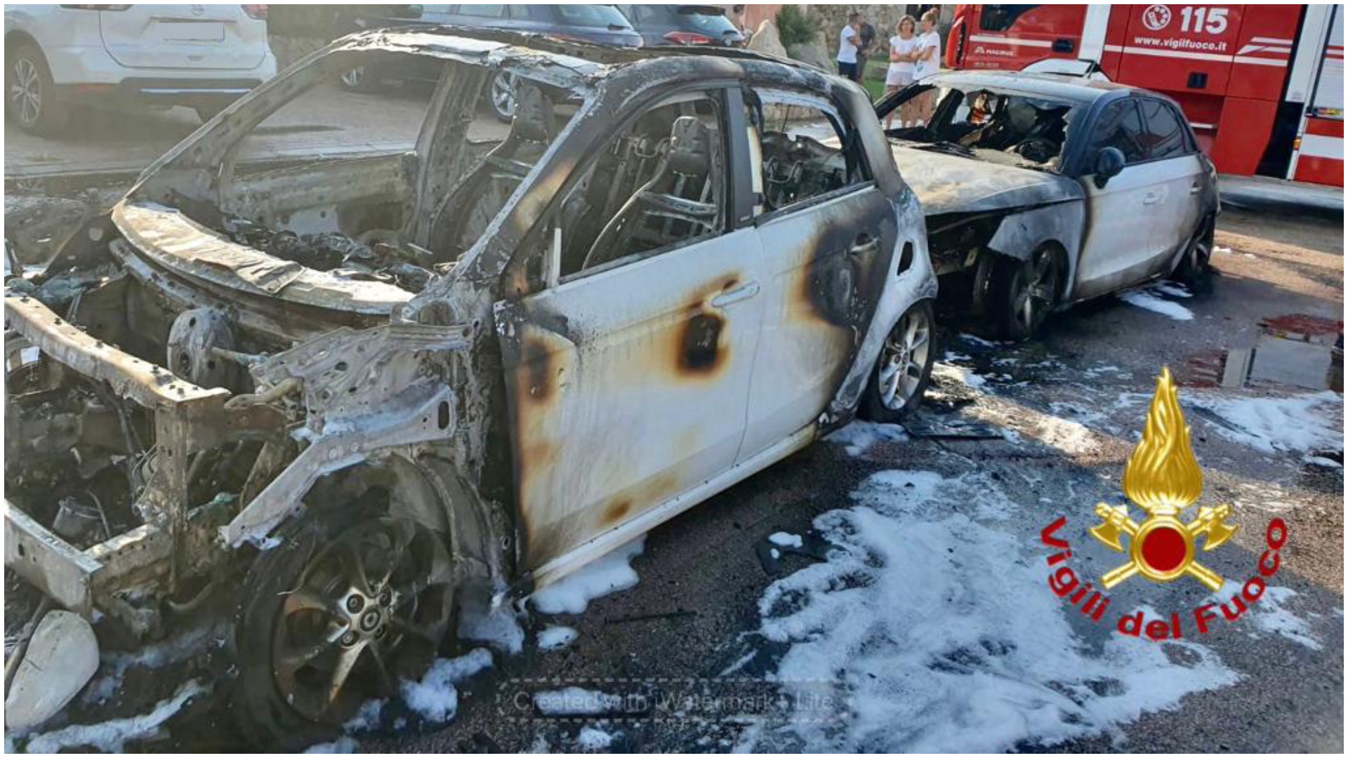 Olbia, paura a Porto Marana: due auto prendono fuoco 