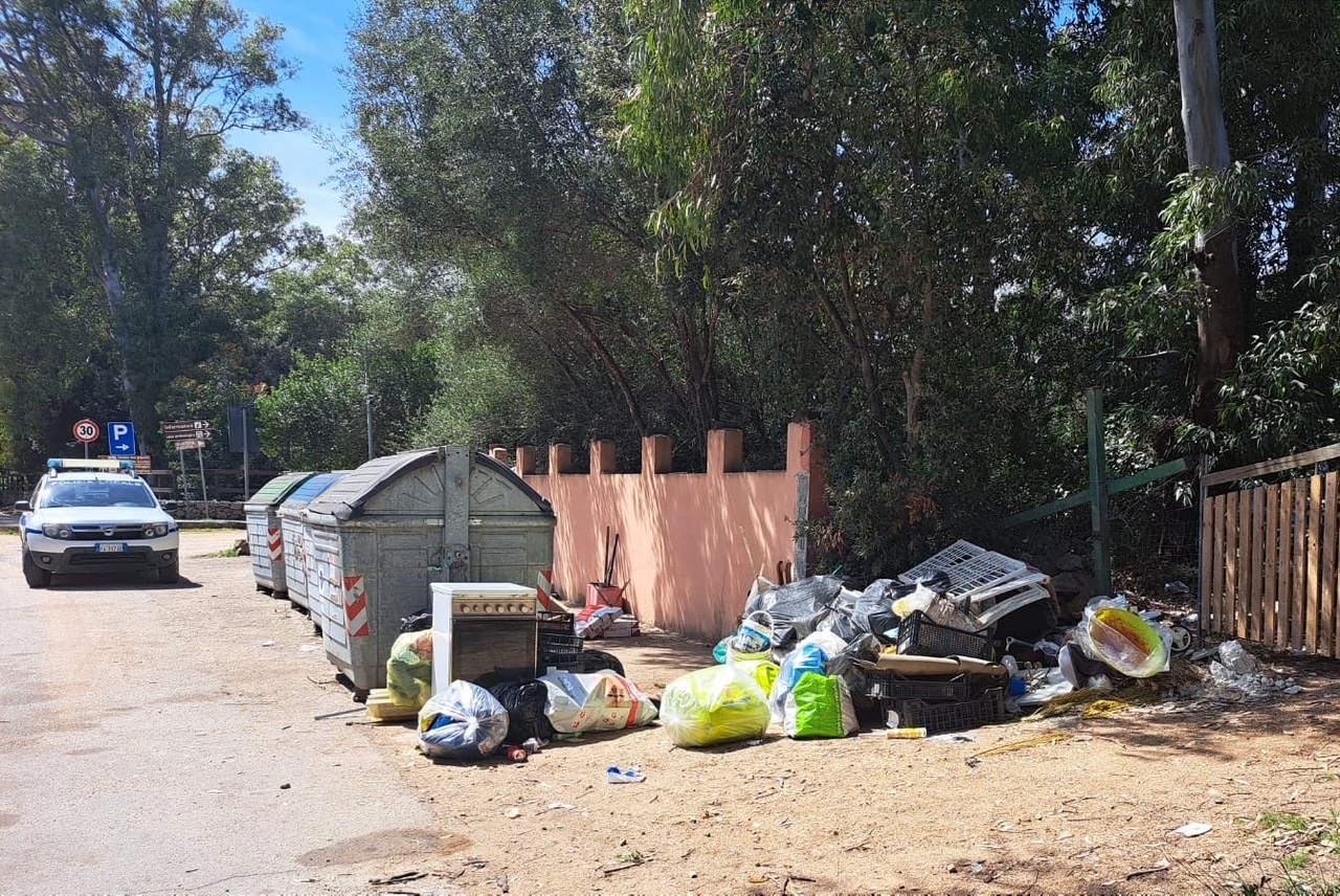 Arzachena, raffica di sanzioni contro l’abbandono dei rifiuti