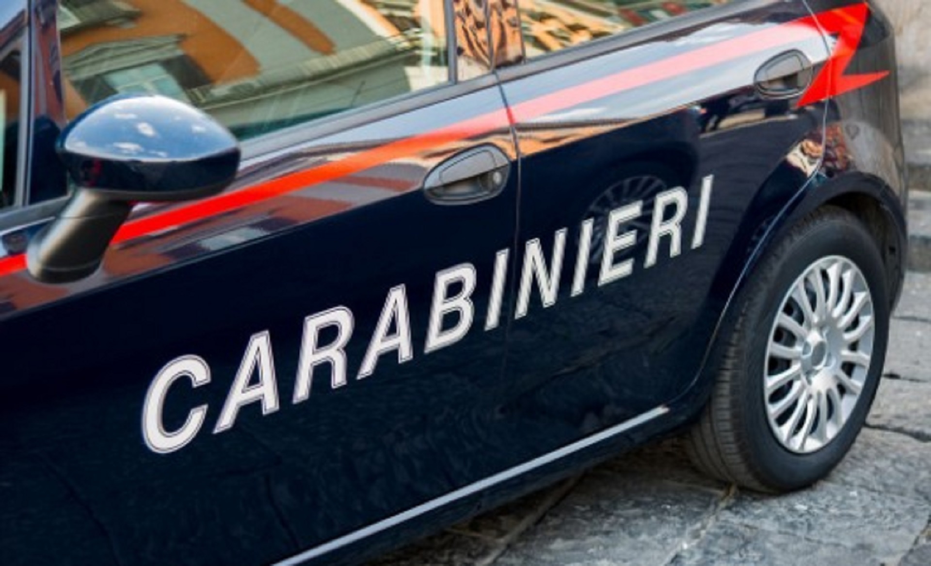 In casa una serra di marijuana: ex carabiniere arrestato dai colleghi 