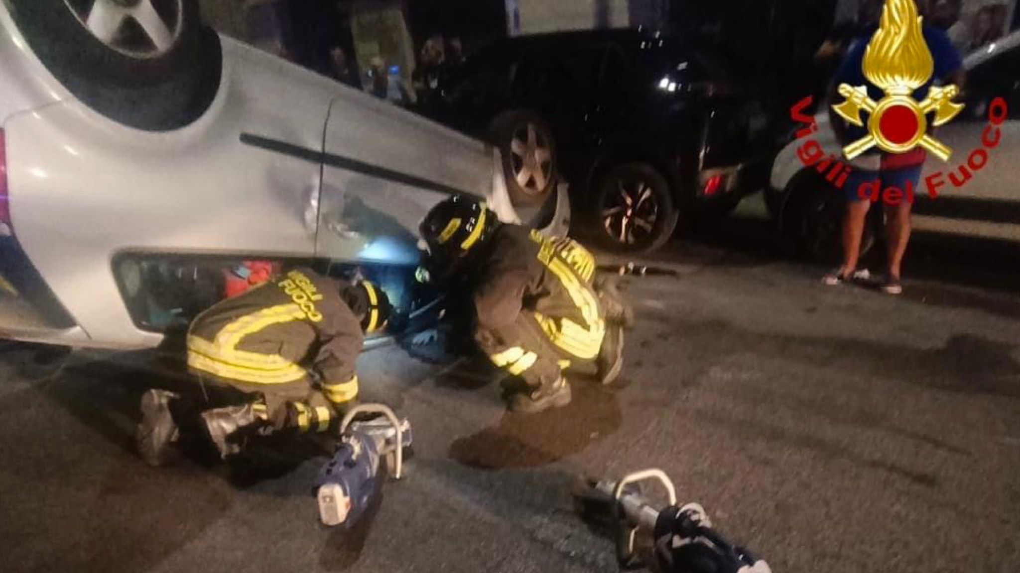 Nord Sardegna, auto si ribalta: persona estratta dal mezzo