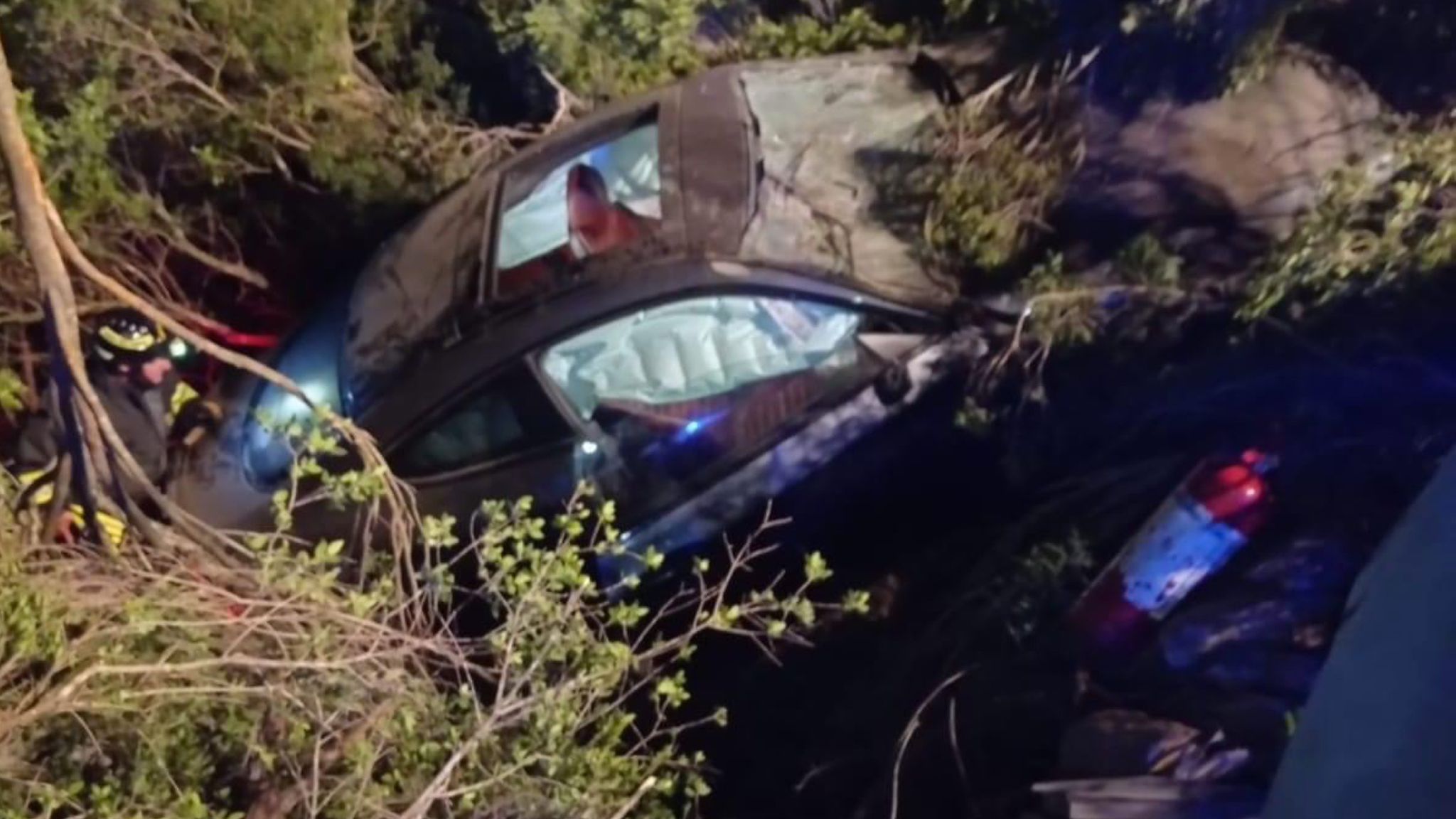 Porto Cervo, auto fuori strada: tre feriti, grave una ragazza