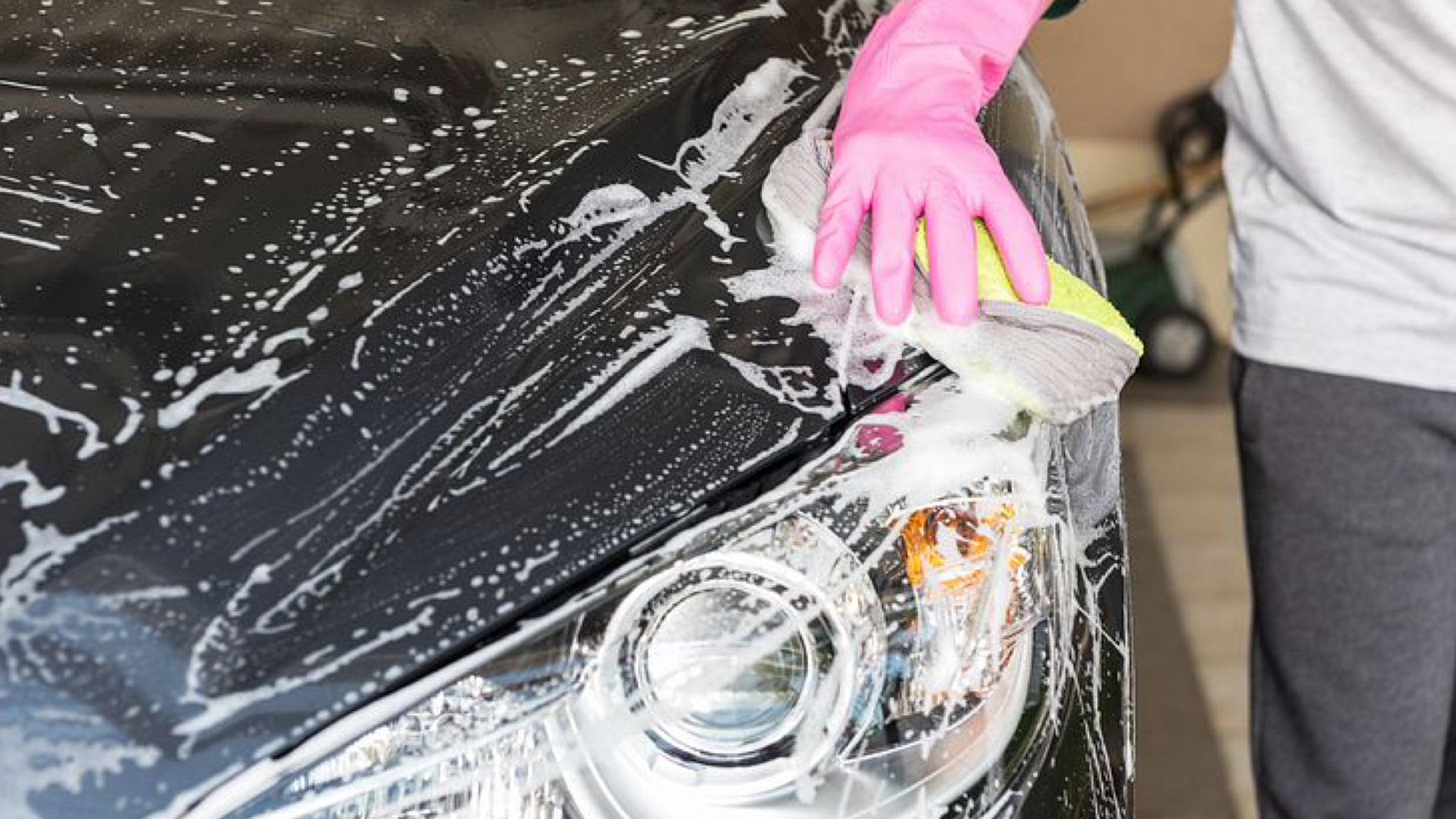 Olbia, acque reflue nella fogna: denunciato gestore di autolavaggio
