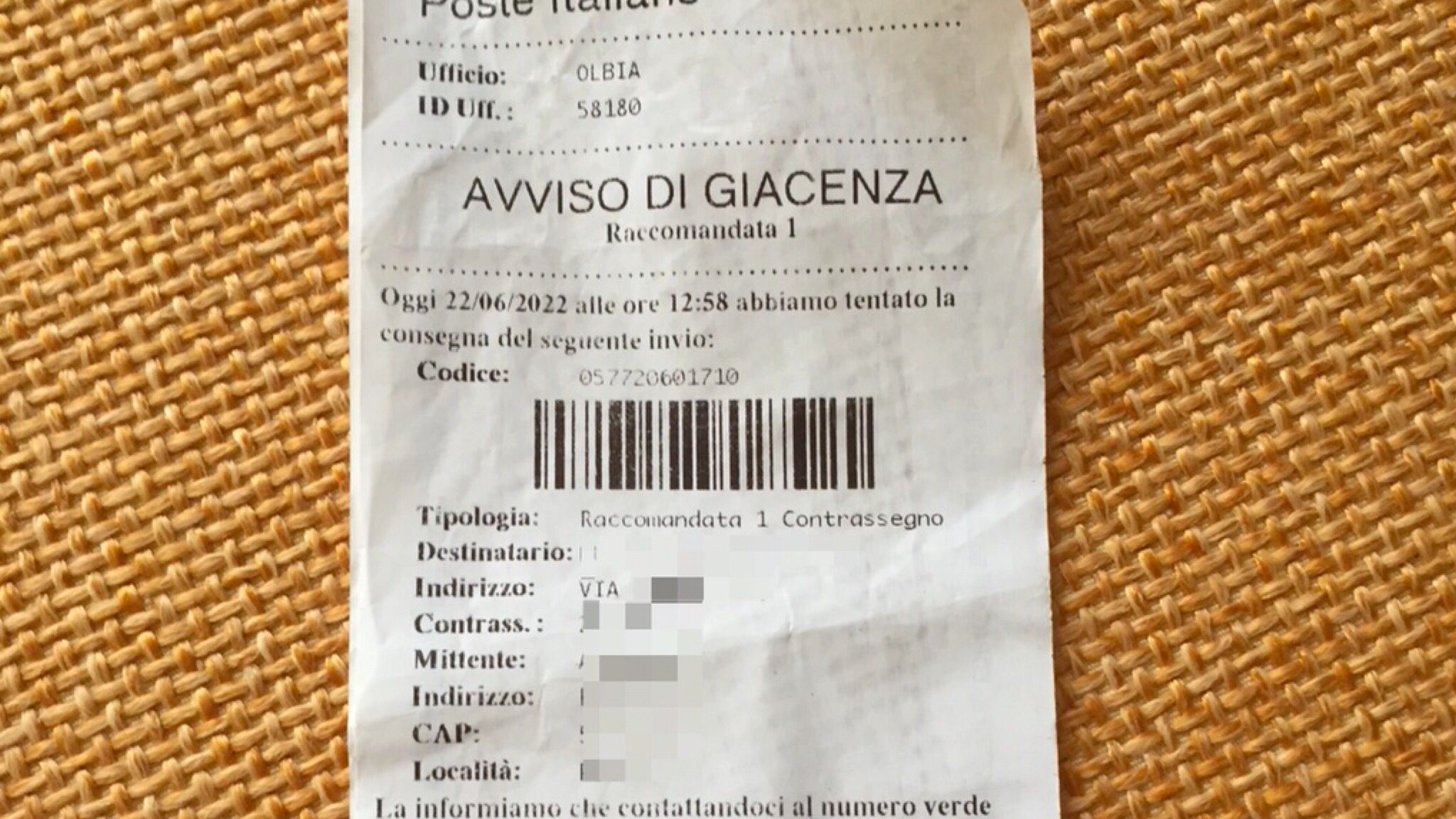 Olbia, in attesa di cartelle cliniche: nessuno suona campanello, ma lasciano avviso