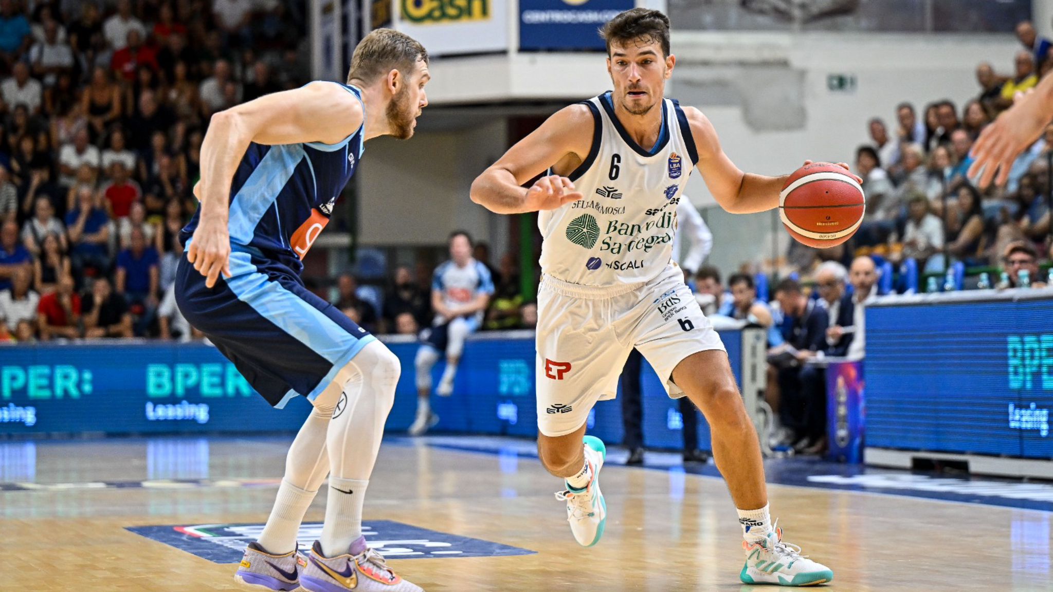 Centro Cash rinnova la sponsorship biancoblu