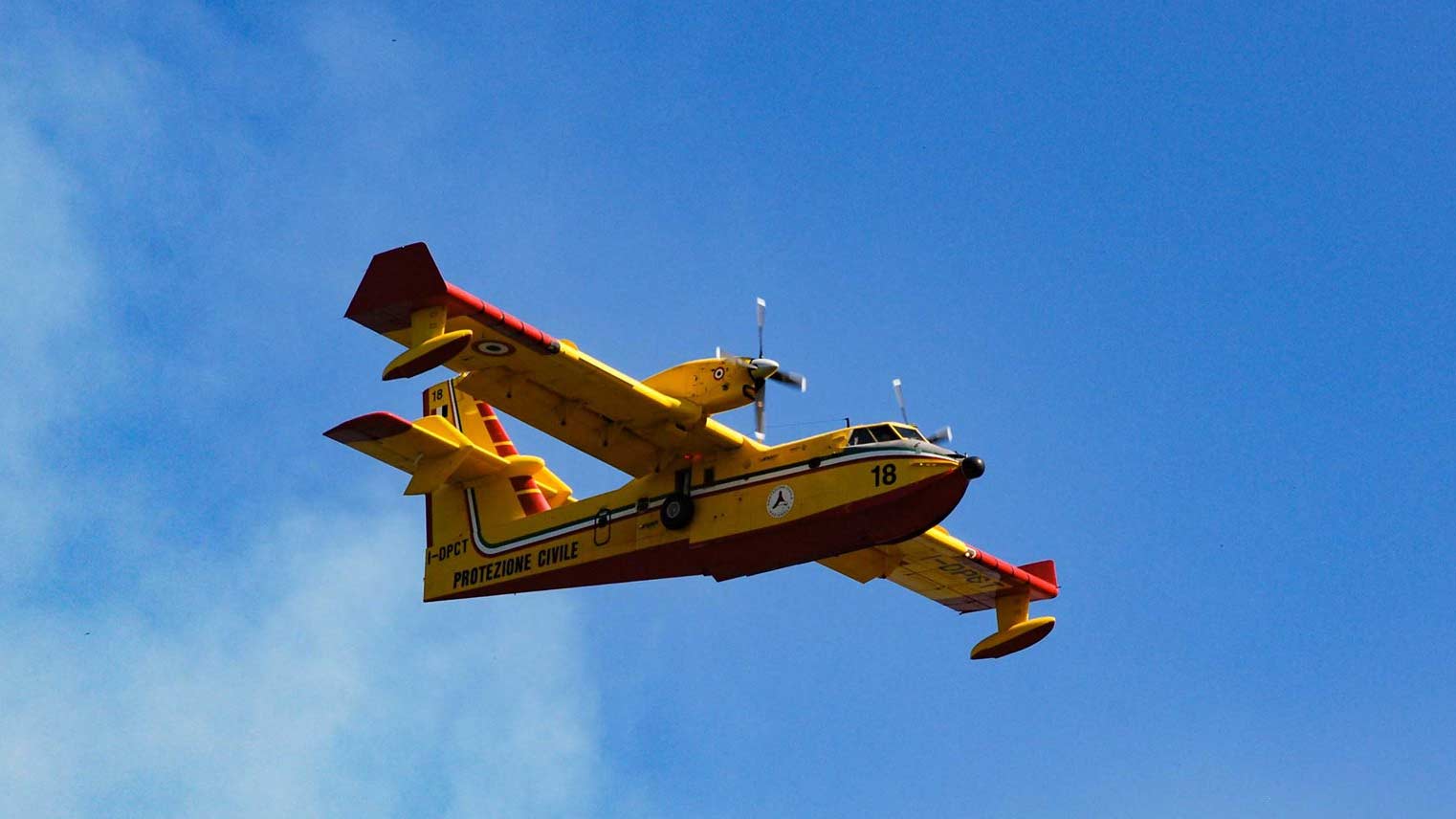 Arzachena: incendio in corso