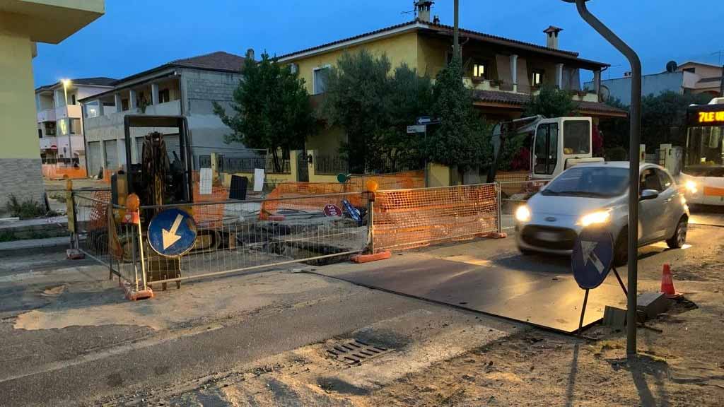 Olbia, attenzione a via Tre Venezie: il cantiere è senza luci notturne