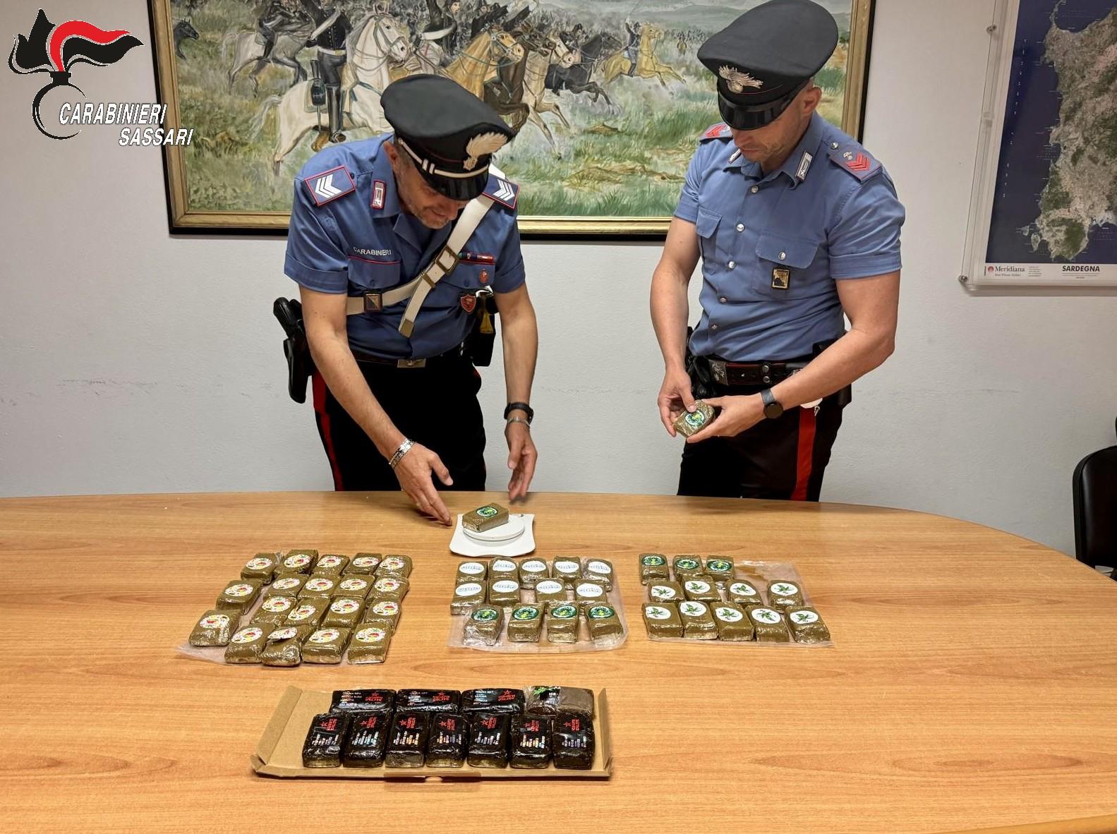 Arzachena, ritira un pacco con oltre 5 chili di hashish: arrestato un 25enne
