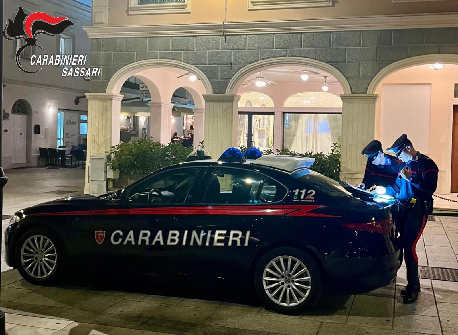 Olbia, tira uova contro un ristorante e guida senza patente: nei guai un minore