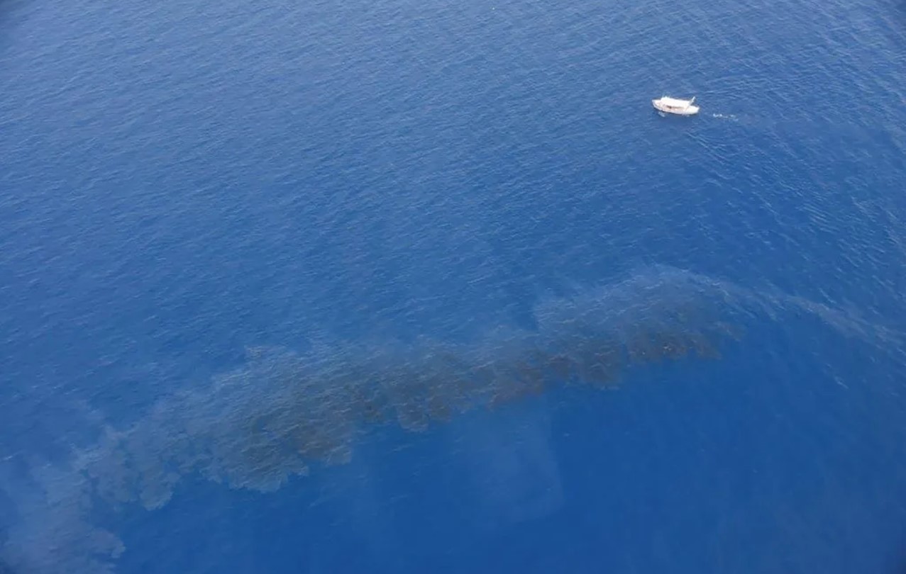 Allarme ambientale per marea nera al largo della Corsica