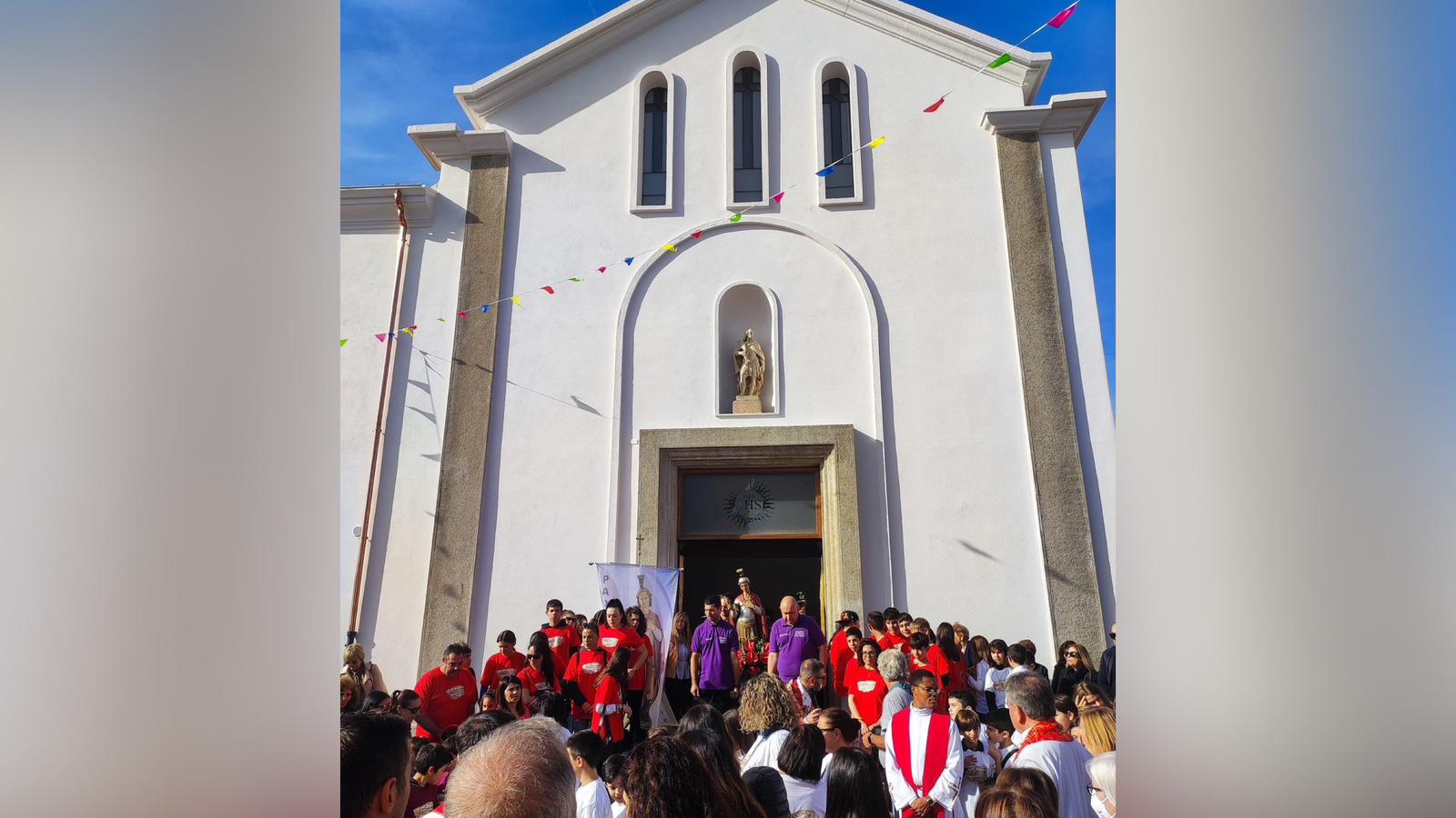 San Teodoro, chiesa riaperta e altare benedetto: via alla processione in centro