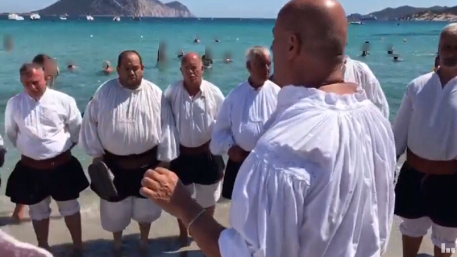 Porto San Paolo, sorpresa a Porto Taverna: ecco il Coro di Loiri