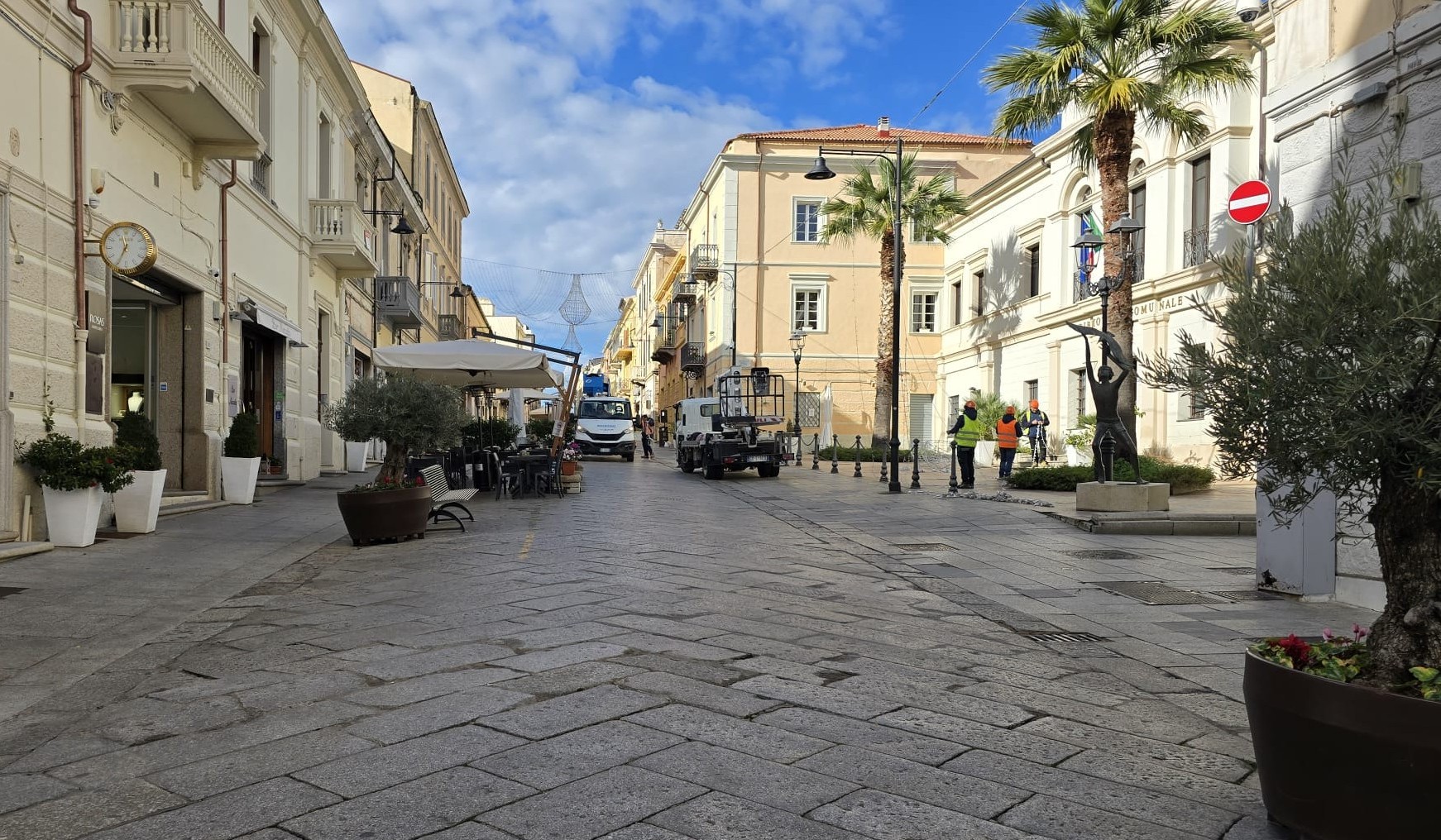 Lettera aperta alla città. Autopsia di un centro storico: perché Olbia sta morendo di stagionalità