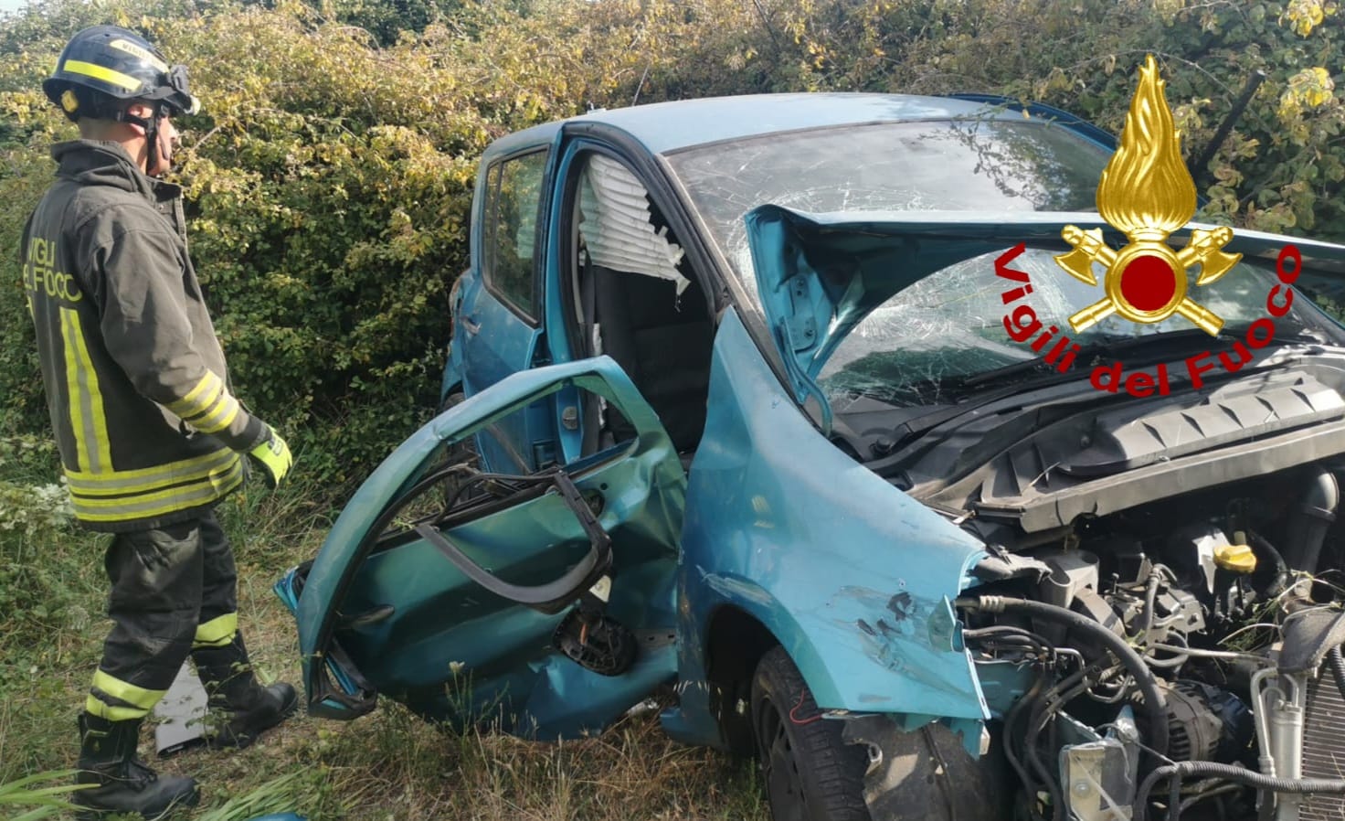 Arzachena, auto fuori strada: tre ragazze in ospedale