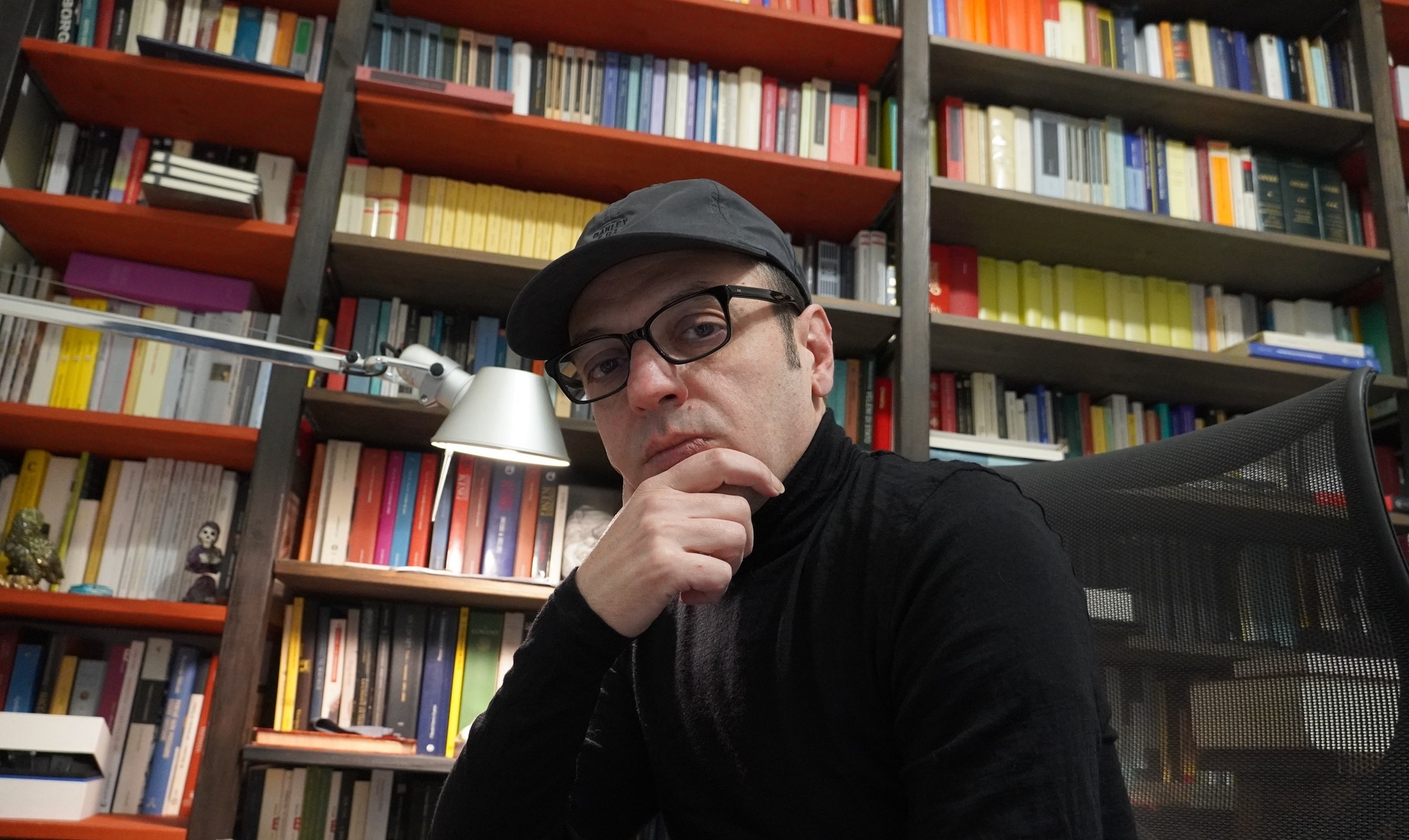 Fabio Delizzos, cuore a Luras e penna in viaggio: la sua poesia tra i finalisti a Latina