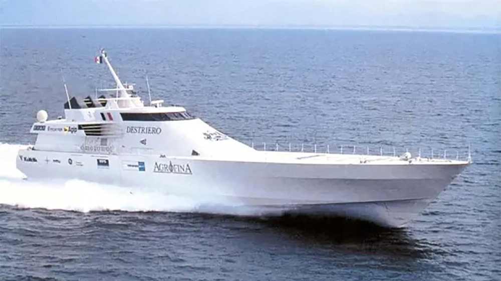 Porto Cervo, il trentennale di Destriero: la nave più veloce del mondo