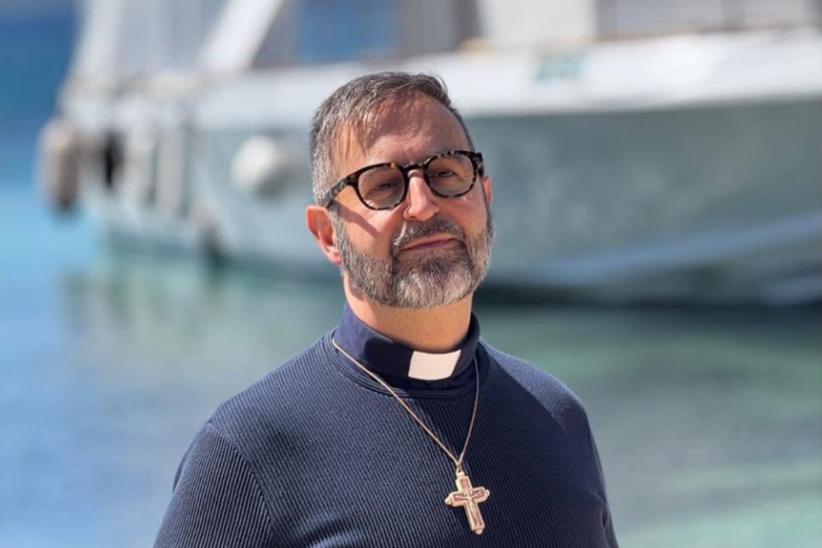 San Teodoro: Don Cossu svela l'avvio dell'era digitale nella Diocesi