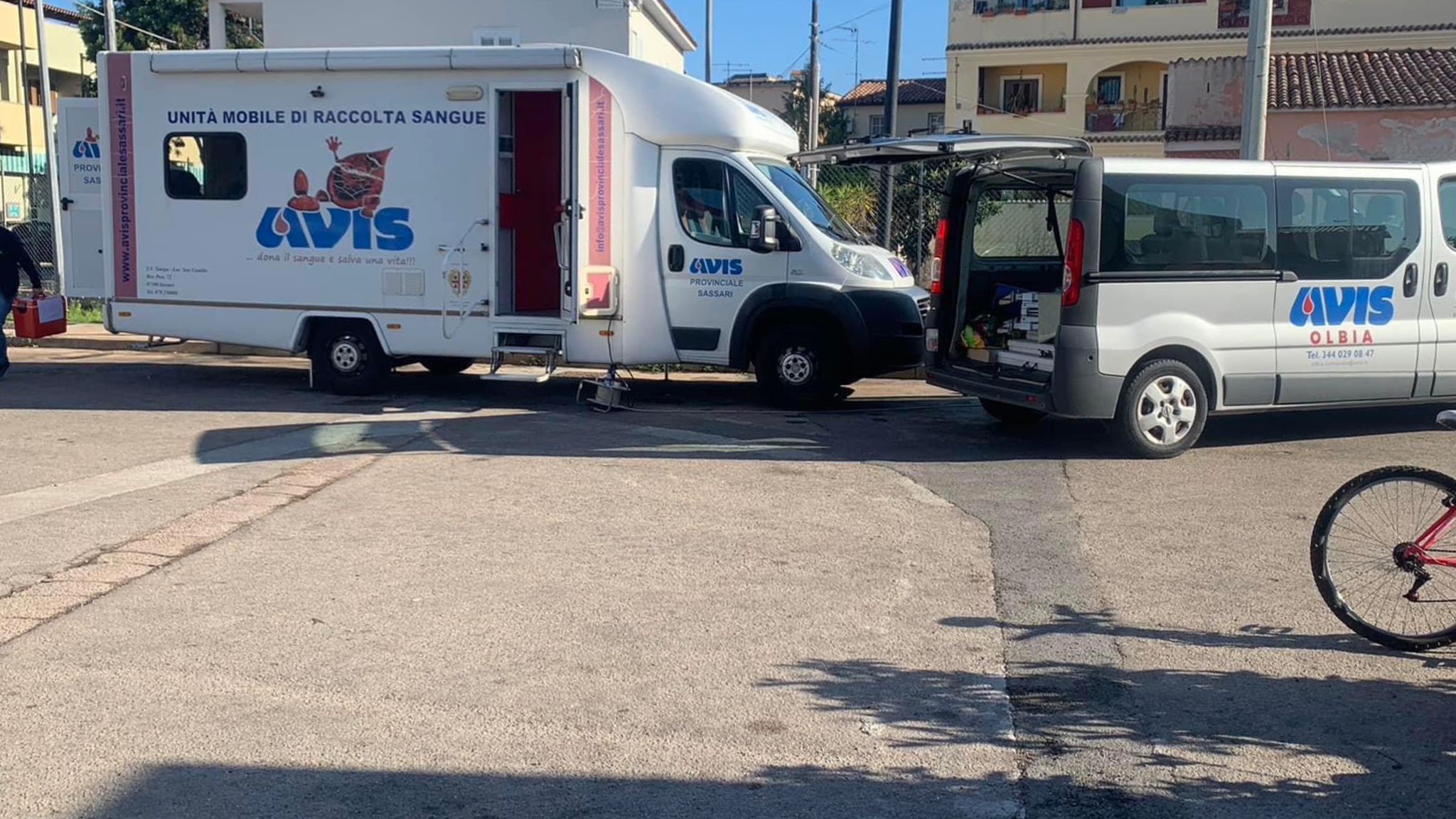 Avis Olbia: super donazione di sangue presso il distributore di via Roma