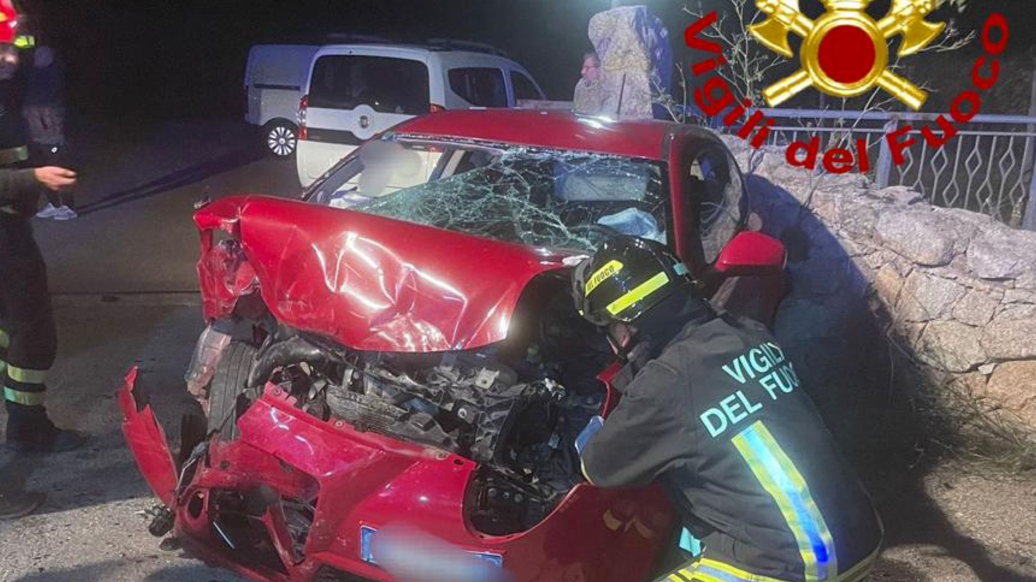 Arzachena, frontale tra auto: due feriti