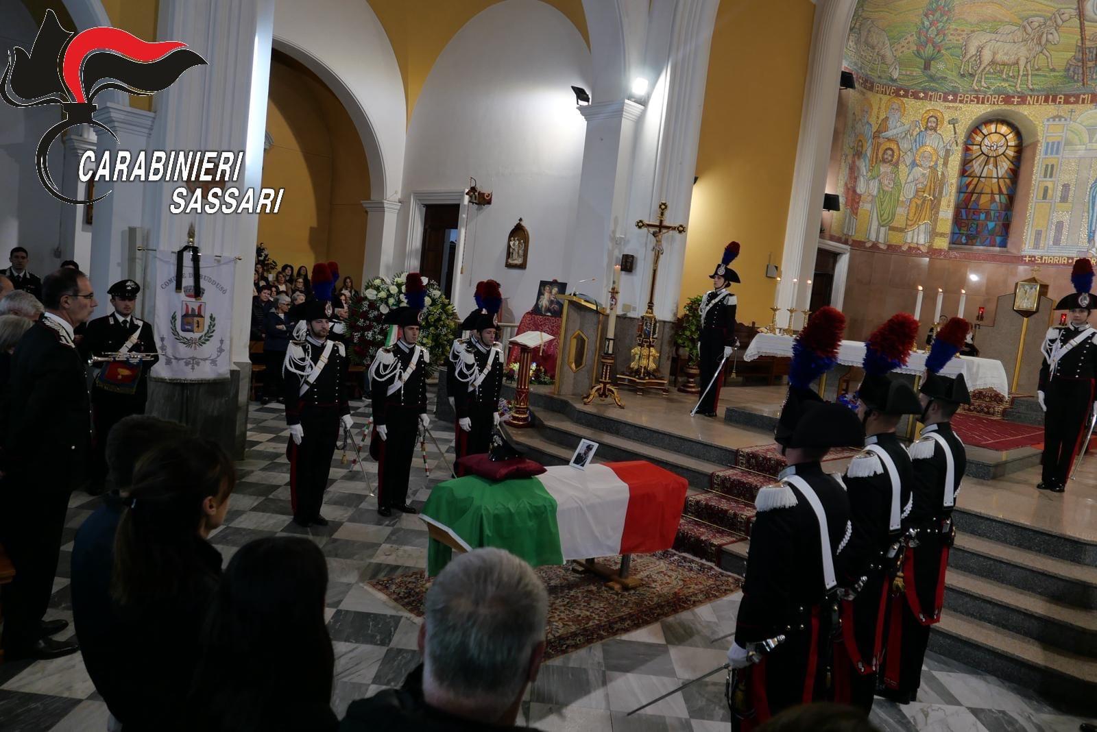  Buddusò: chiesa gremita e funerali solenni per il giovane Carabiniere Sebastiano Marrone