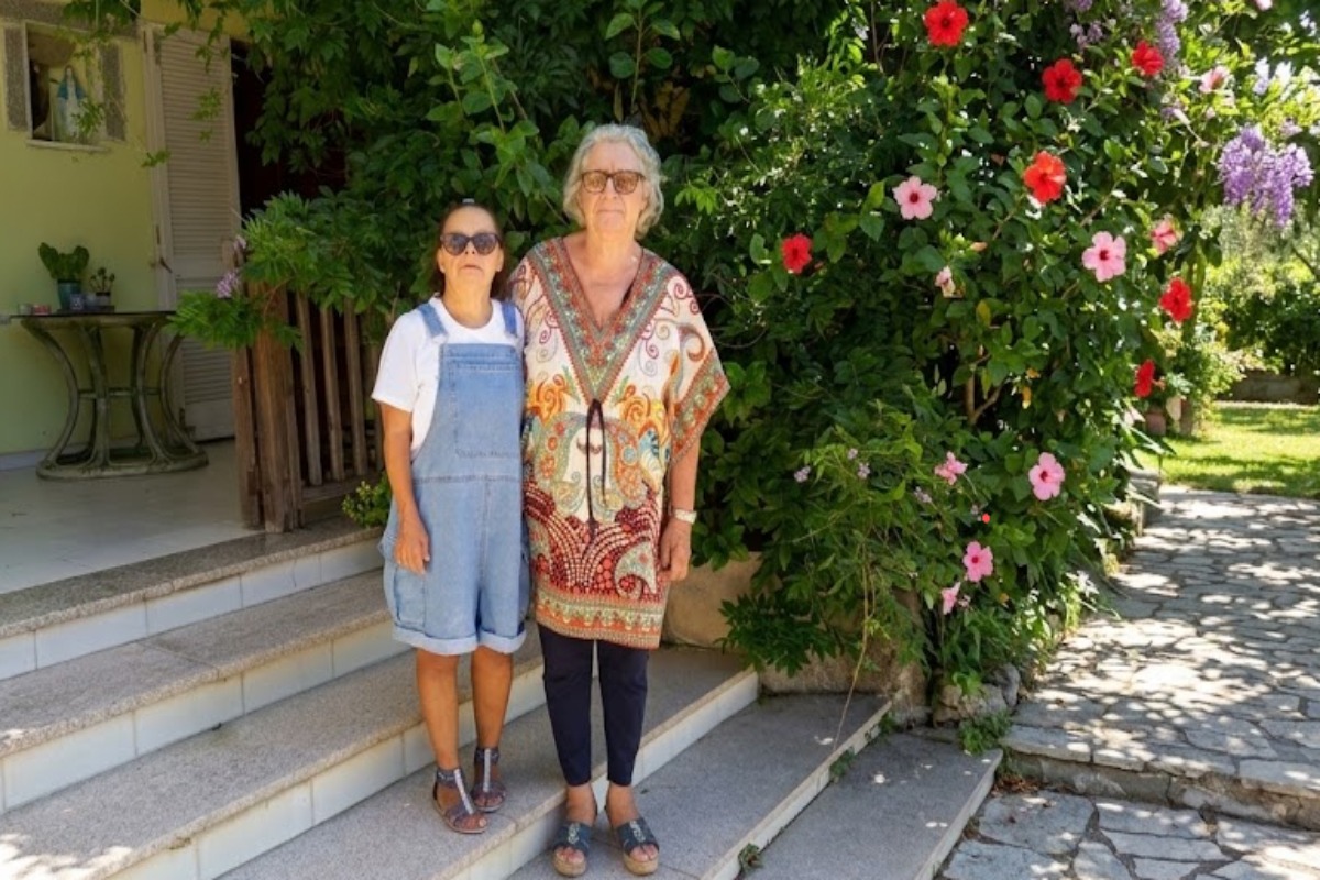 Tra tesori e ricordi torna a Olbia l'arte del riuso con Evelyne e Anna Maria