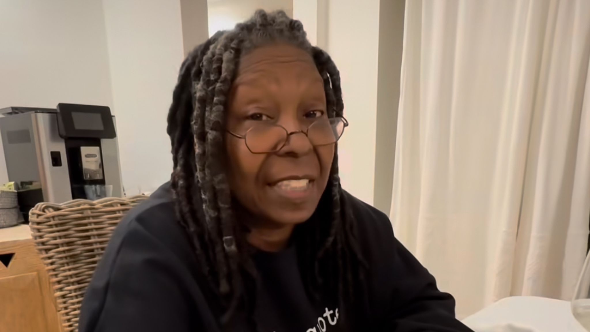 L'attrice Whoopi Goldberg nel nord Sardegna