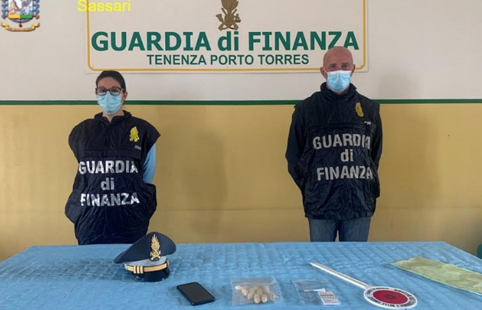 Nord Sardegna, ingerisce 9 ovuli di eroina: arrestato 26enne