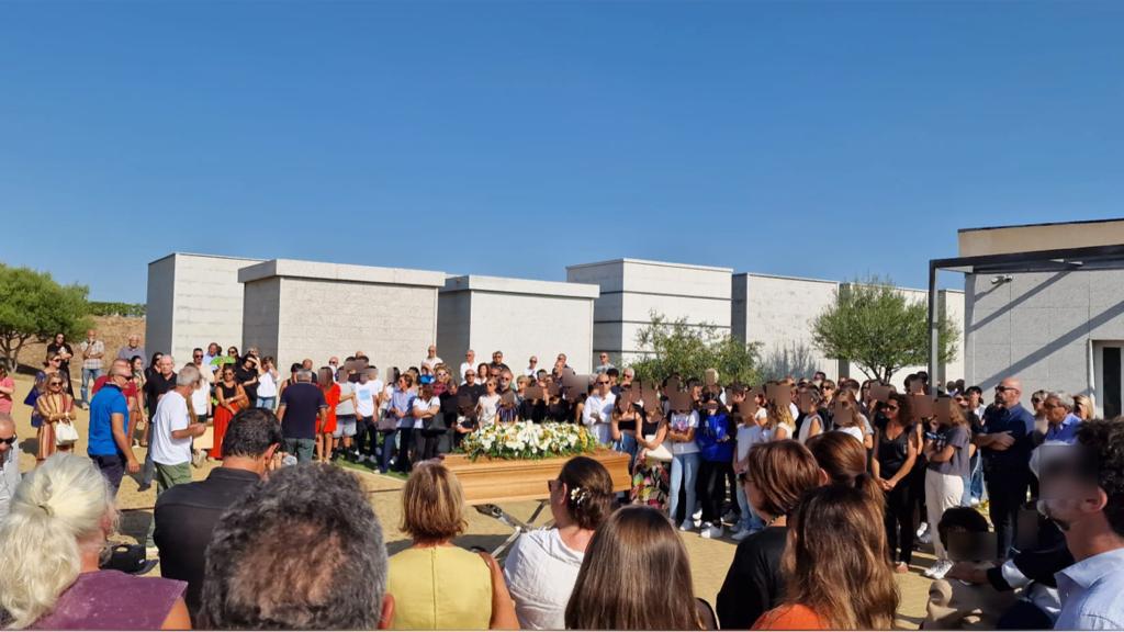 Olbia: folla commossa saluta Alessandro Santocchini
