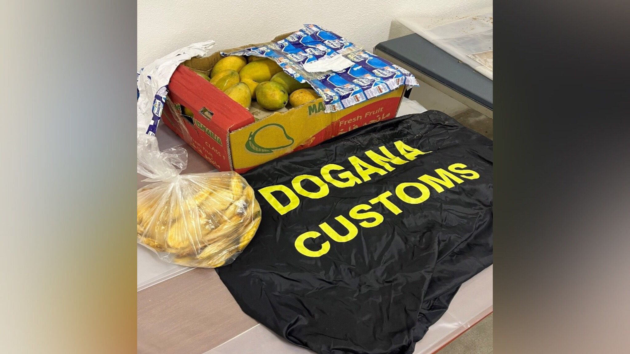 Nord Sardegna, nel bagaglio oltre 9 kg di mango e semi: sequestrati