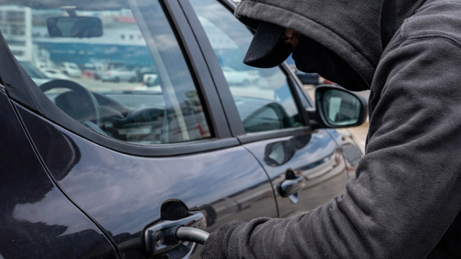 Olbia, furto al parcheggio della Stazione Marittima: colpita una viaggiatrice