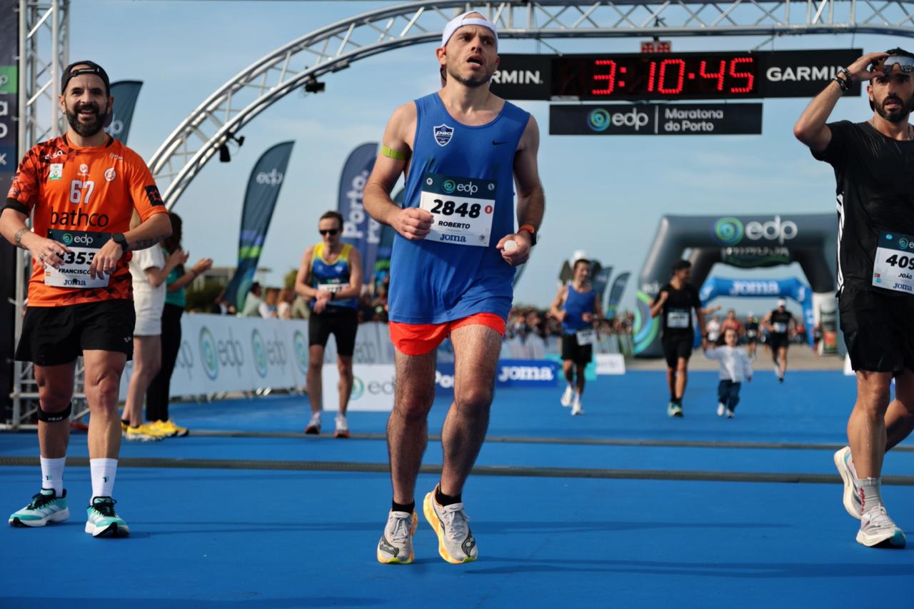 Olbia corre con Roberto Gallus: il medico–runner porta la Sardegna sul traguardo di Porto