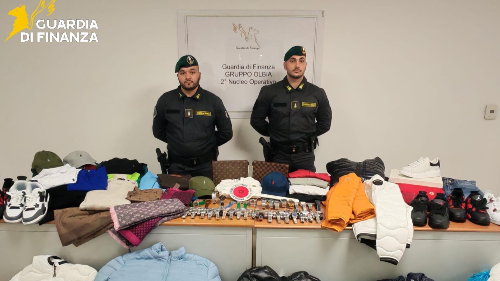 Olbia, controlli anti-contraffazione: sequestrati oltre 1.100 articoli falsi e due denunce