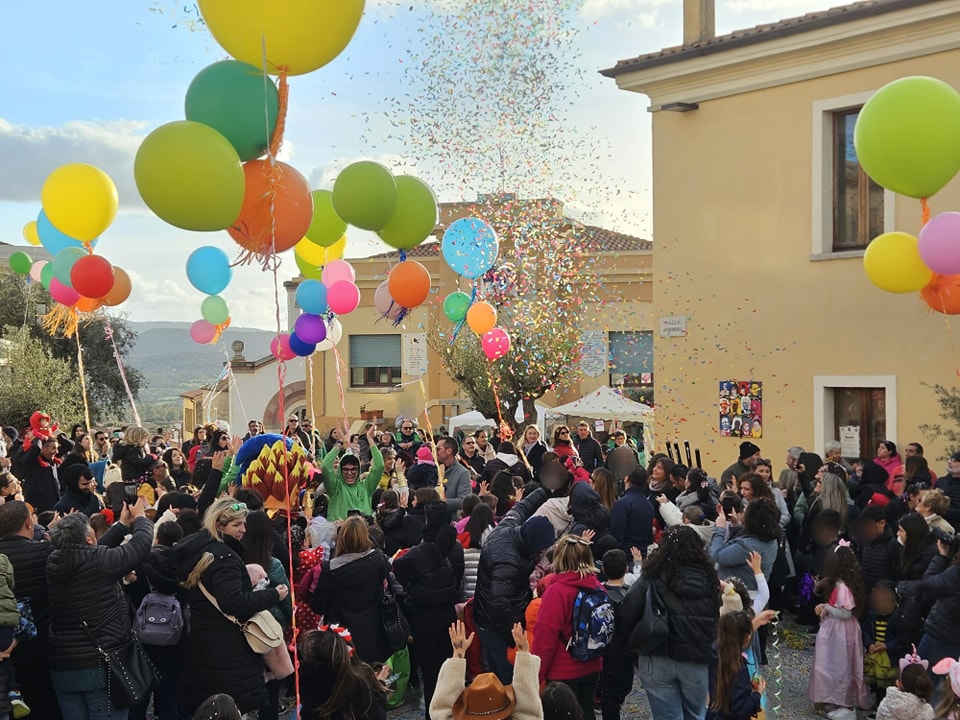 Arzachena prepara il Carnevale 2026: tre sfilate e un progetto per un grande evento identitario