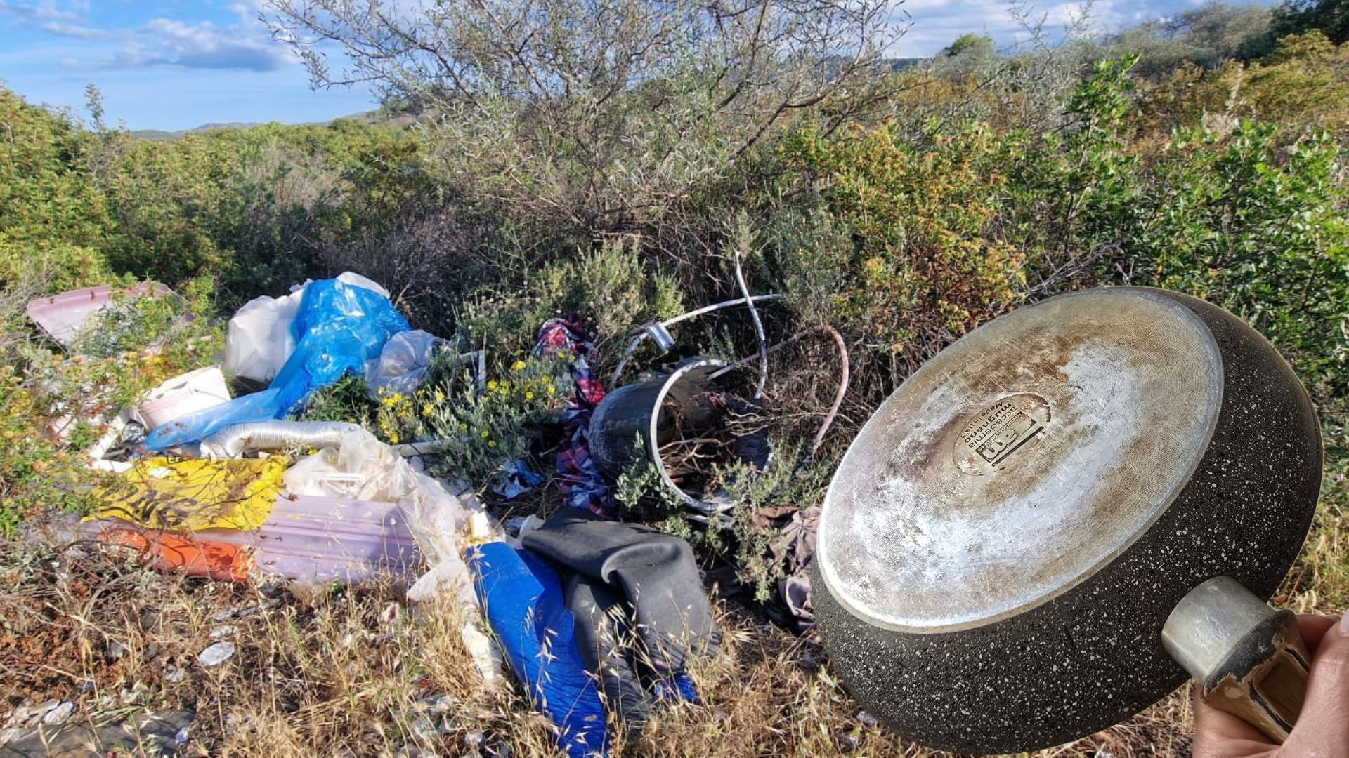 Il paradosso della padella: quando smaltire correttamente in Gallura diventa un'odissea burocratica 