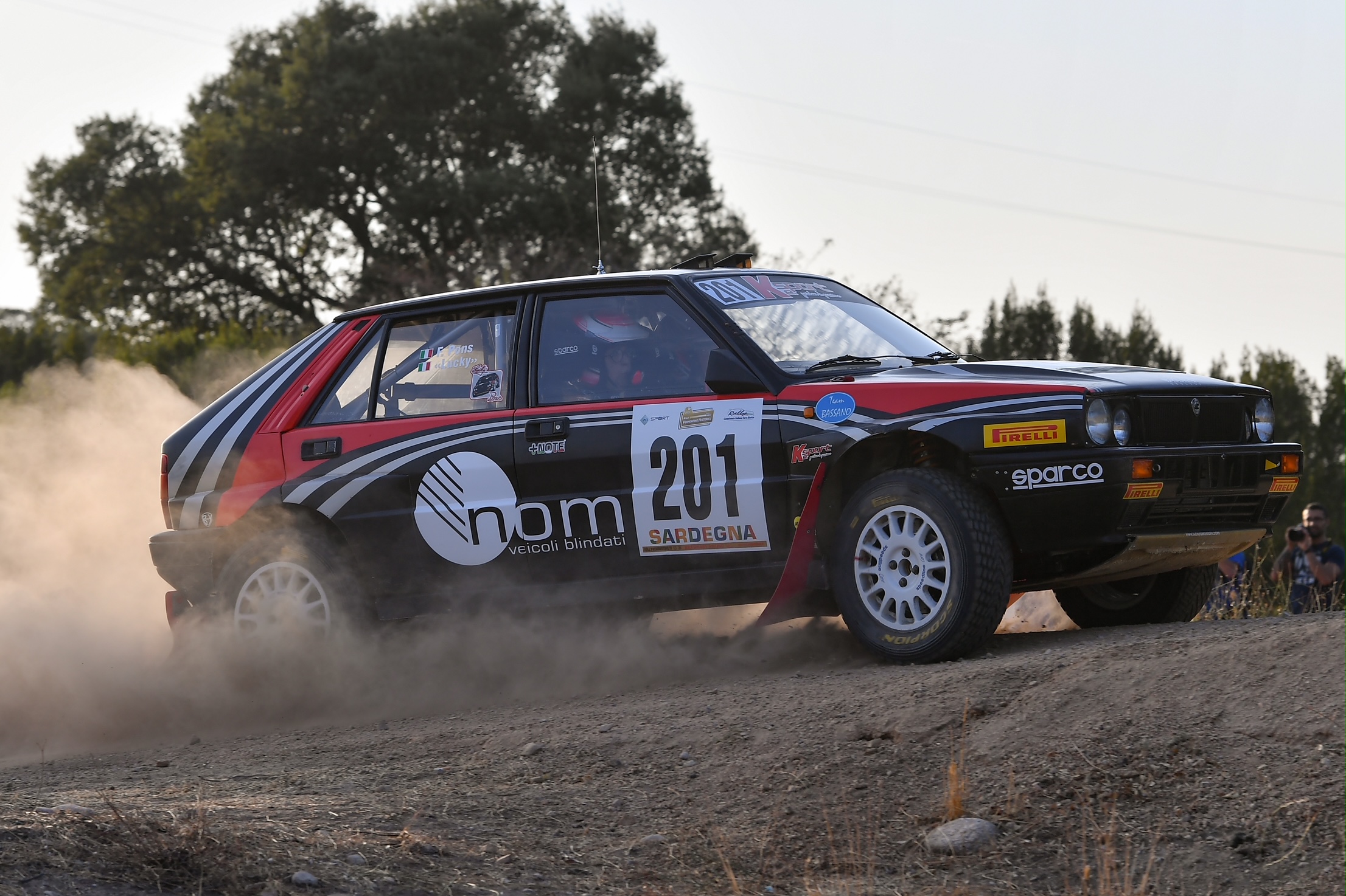 Rally dei Nuraghi e del Vermentino: Paolo Andreucci in testa 