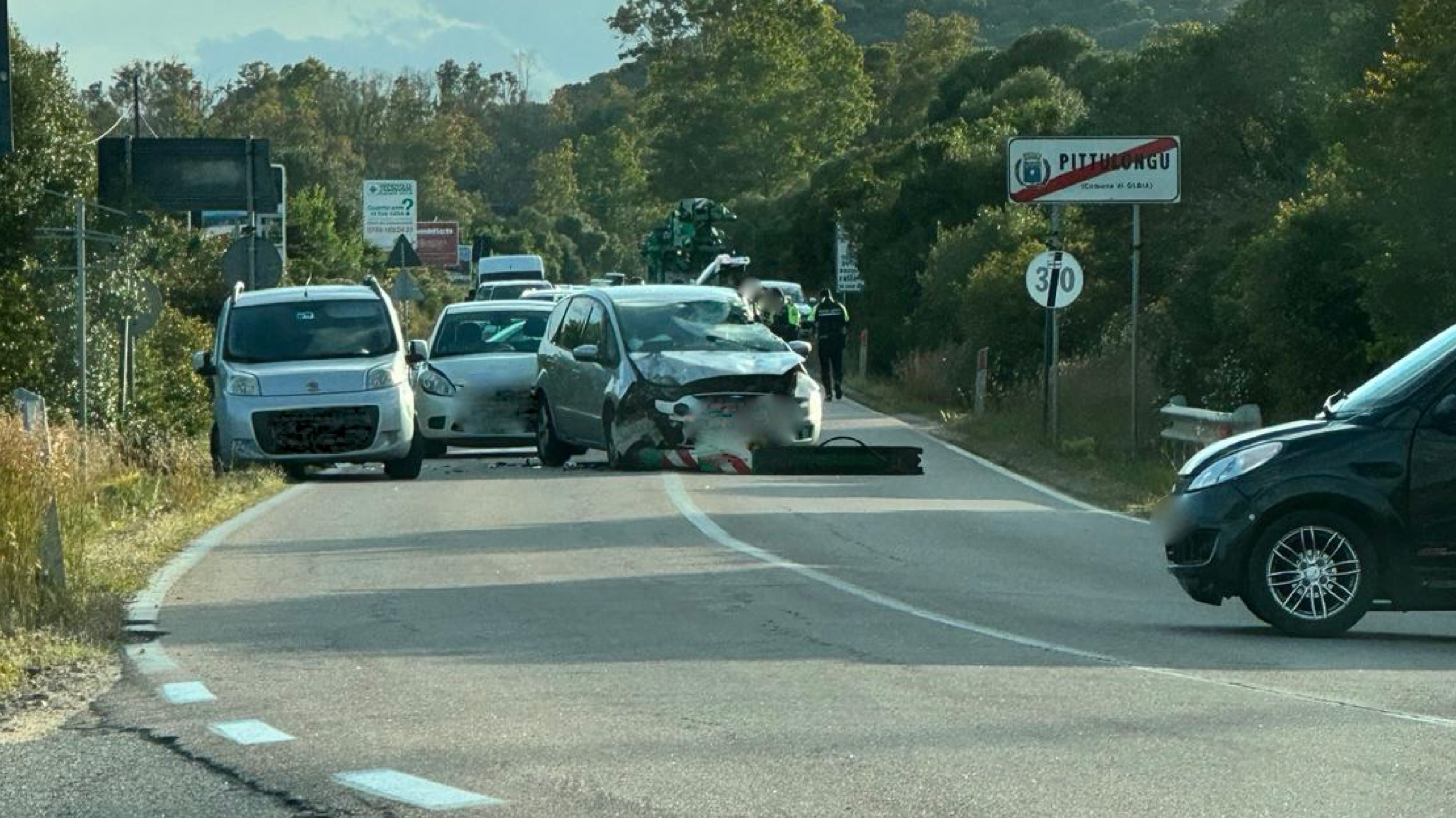 Olbia: violento scontro al bivio di Pittulongu