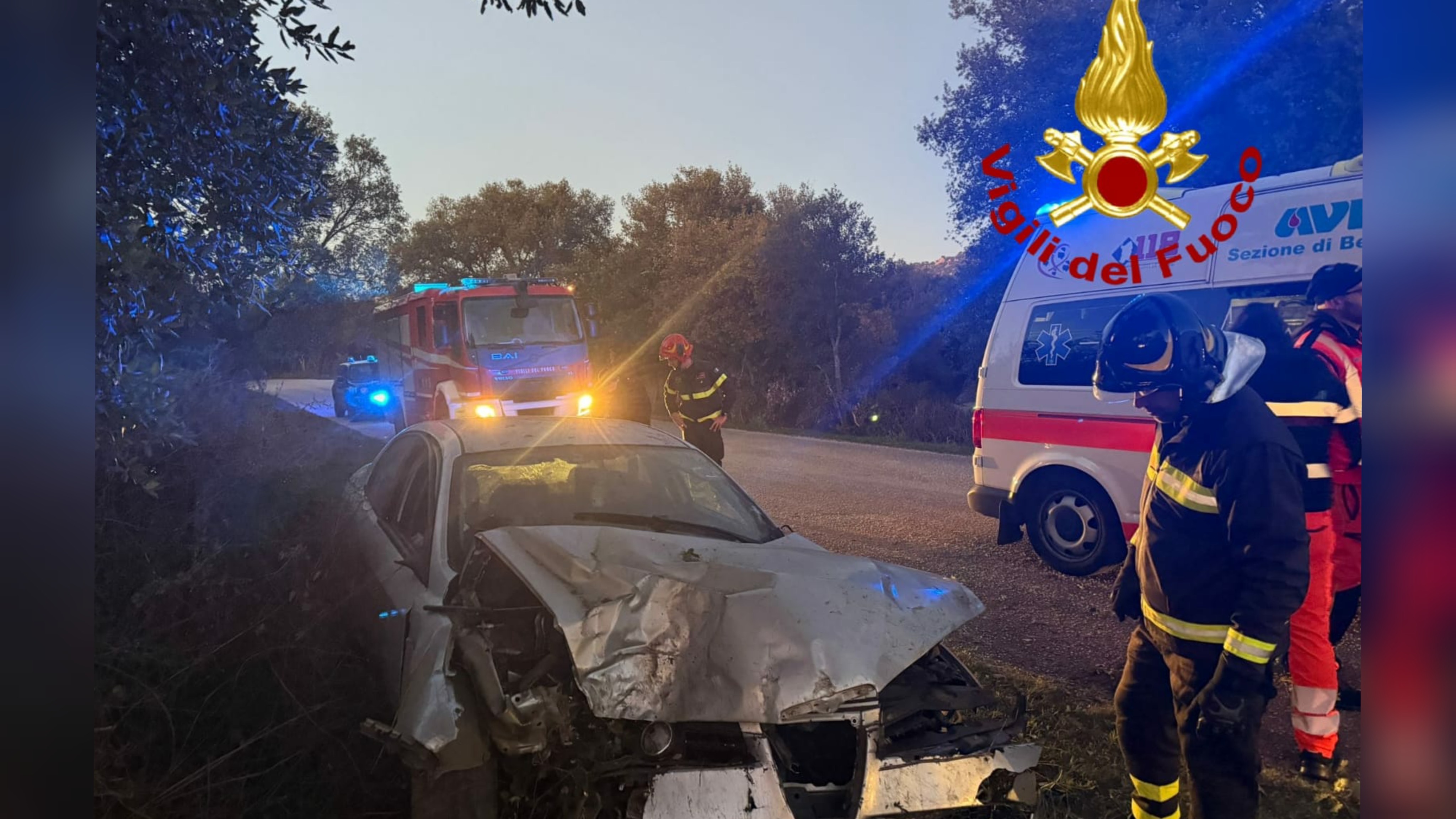 Auto fuori strada: feriti due minorenni