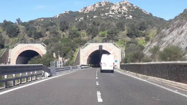 San Teodoro, chiusura notturna della galleria 