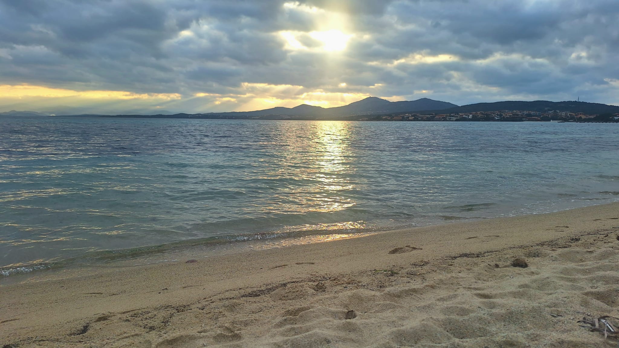 Golfo Aranci, la Prima Spiaggia deserta di inverno al tramonto