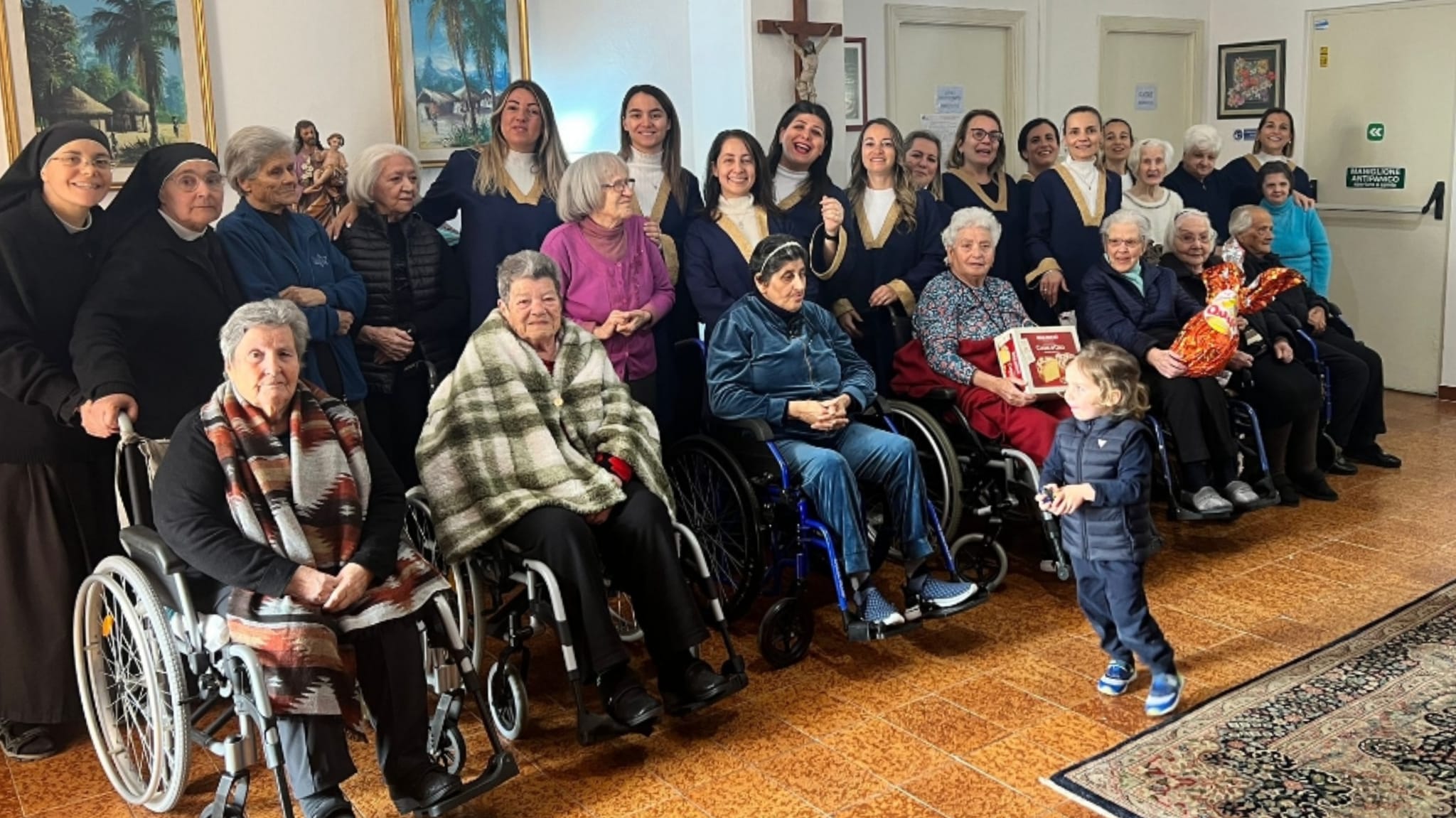 Golfo Aranci, sorpresa di Pasqua per le nonnine della casa di riposo