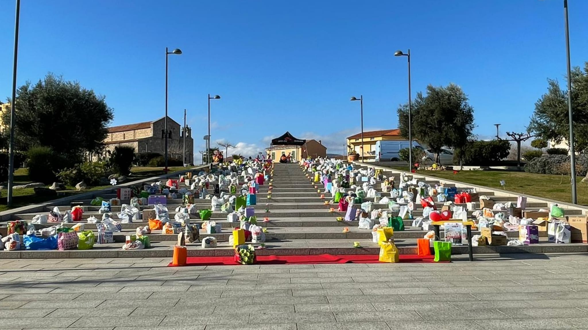 Olbia, oggi la Scalinata solidale per i bimbi a San Simplicio 