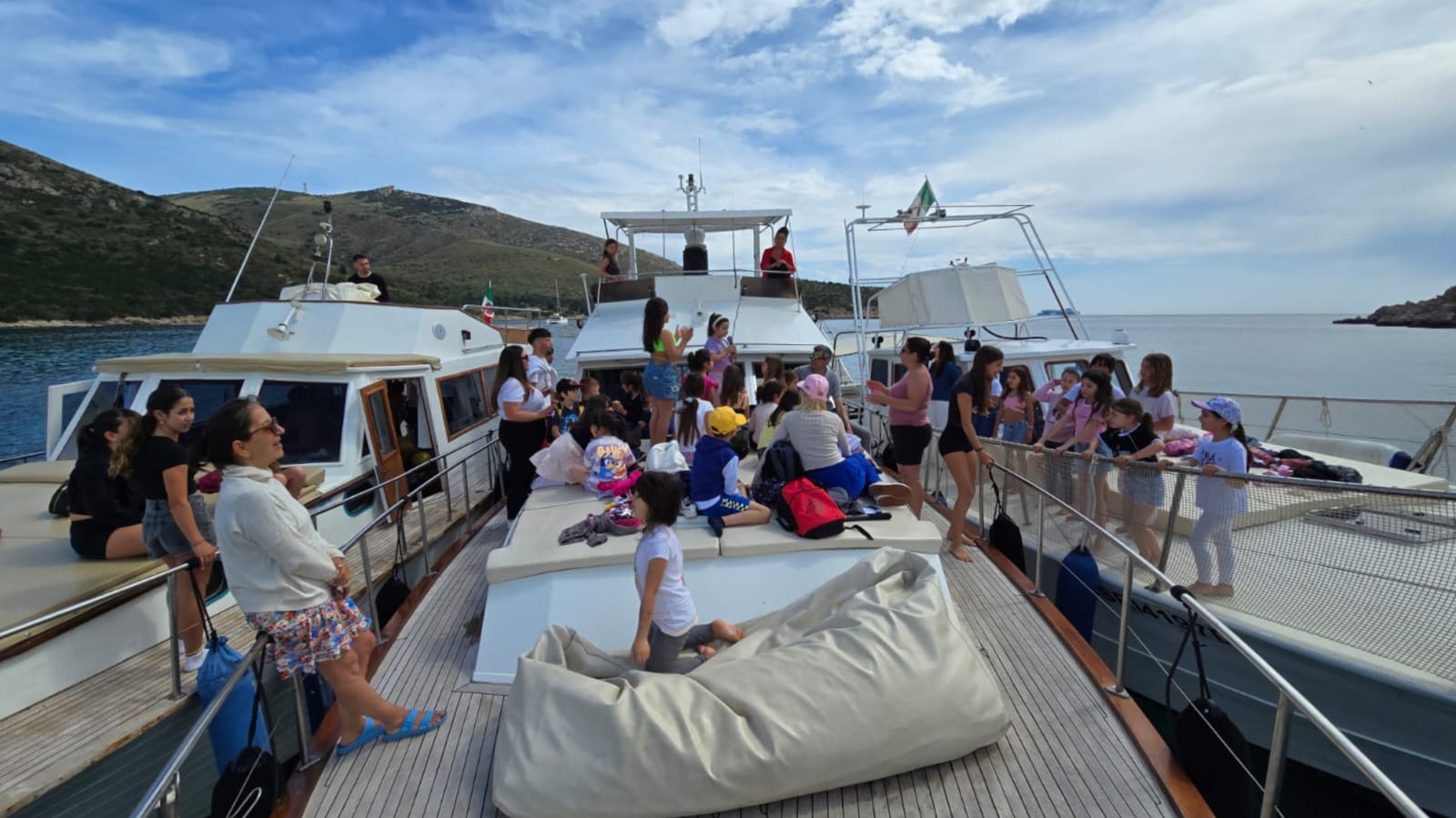 Golfo Aranci, i bambini del Mini Festival fanno le prove di canto a bordo della Marco del Mare