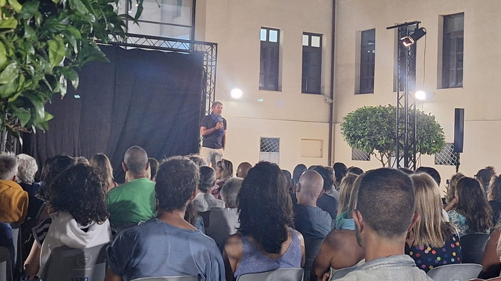 Olbia, pienone alla presentazione di “Ti lascio andare” il nuovo libro di Daniel Lumera