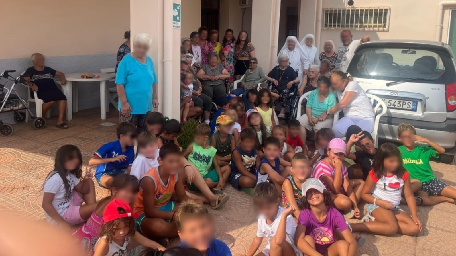 Golfo Aranci, un pomeriggio in compagnia per le nonnine della casa di riposo