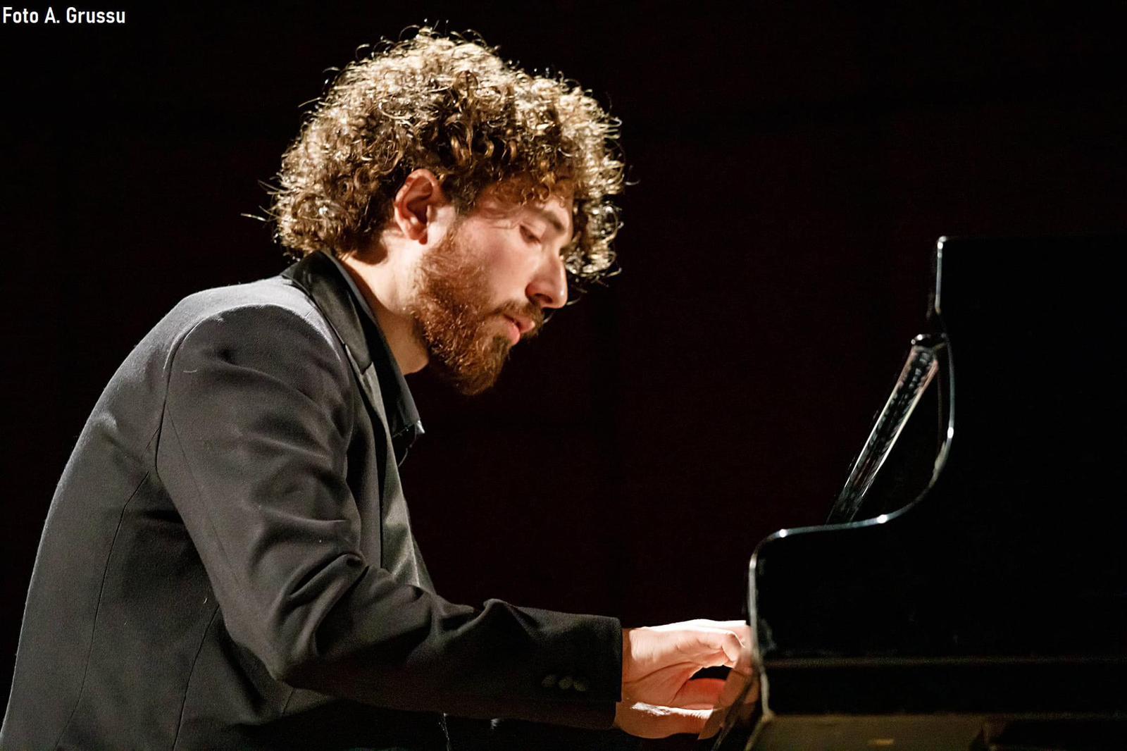 A Santa Teresa Andrea Bauleo in concerto: magia al pianoforte con “Piano Solo”