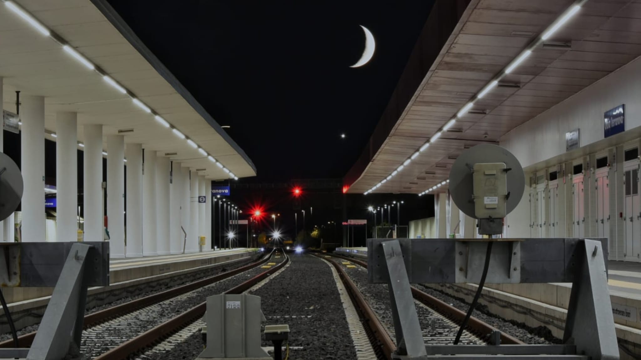 Olbia, la Luna aspetta il treno