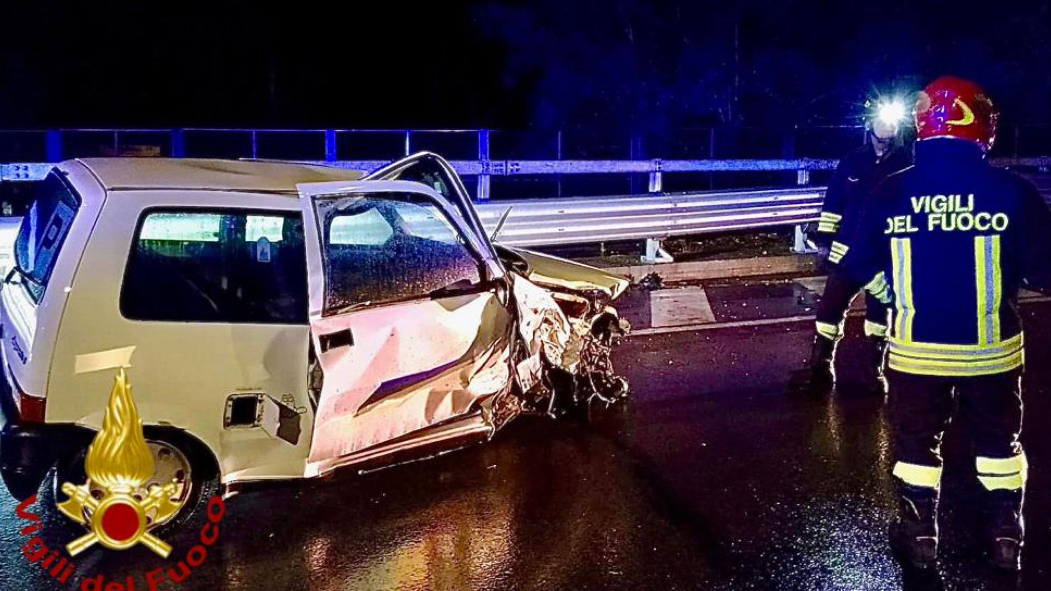 Olbia, auto contro guard rail sulla sopraelevata: giovane in ospedale