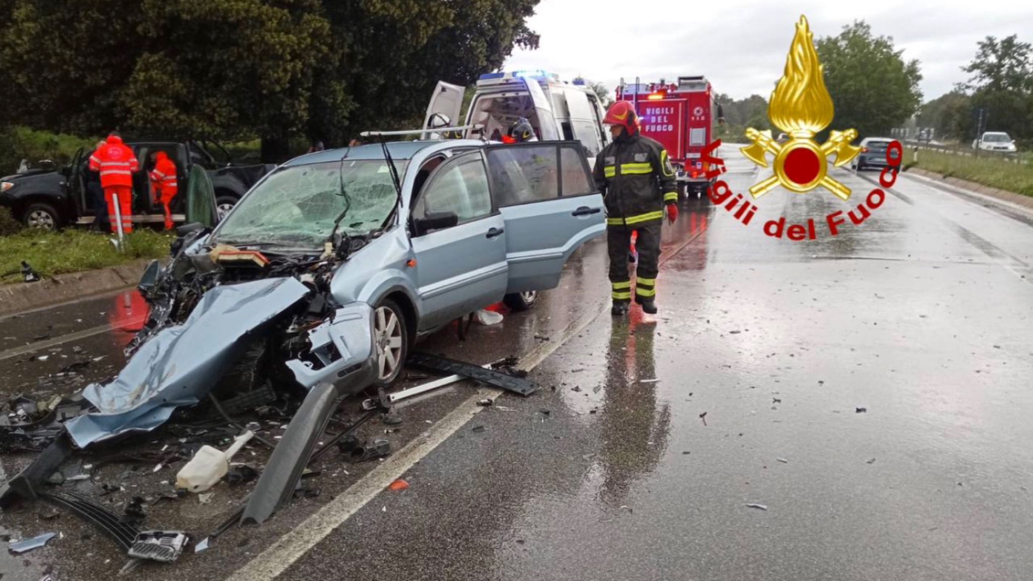 Scontro auto-fuoristrada: un morto e due feriti gravi